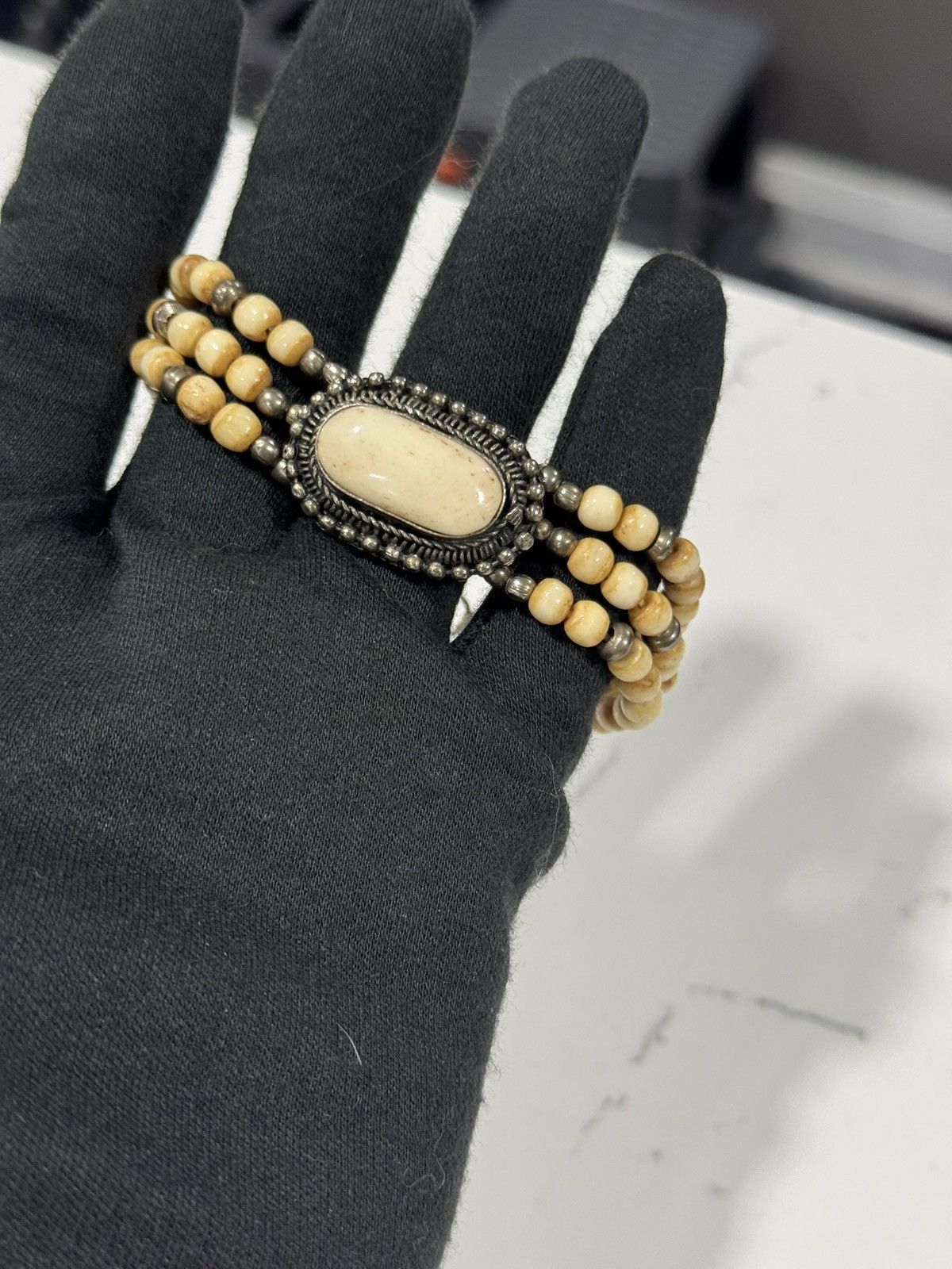 Jewelry Vintage bone beads and silver tone metal bracelet Size ONE SIZE - 4 Thumbnail