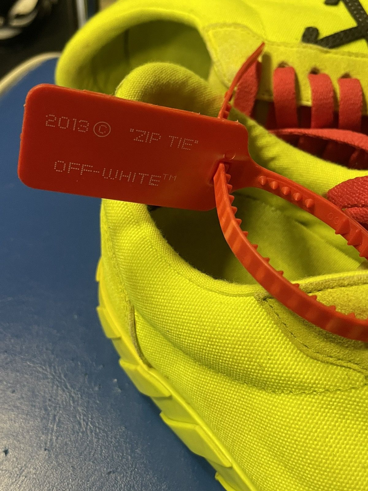 Off-White Off-White Vulc Low 'Fluo Yellow' Size US 11 / EU 44 - 4 Thumbnail