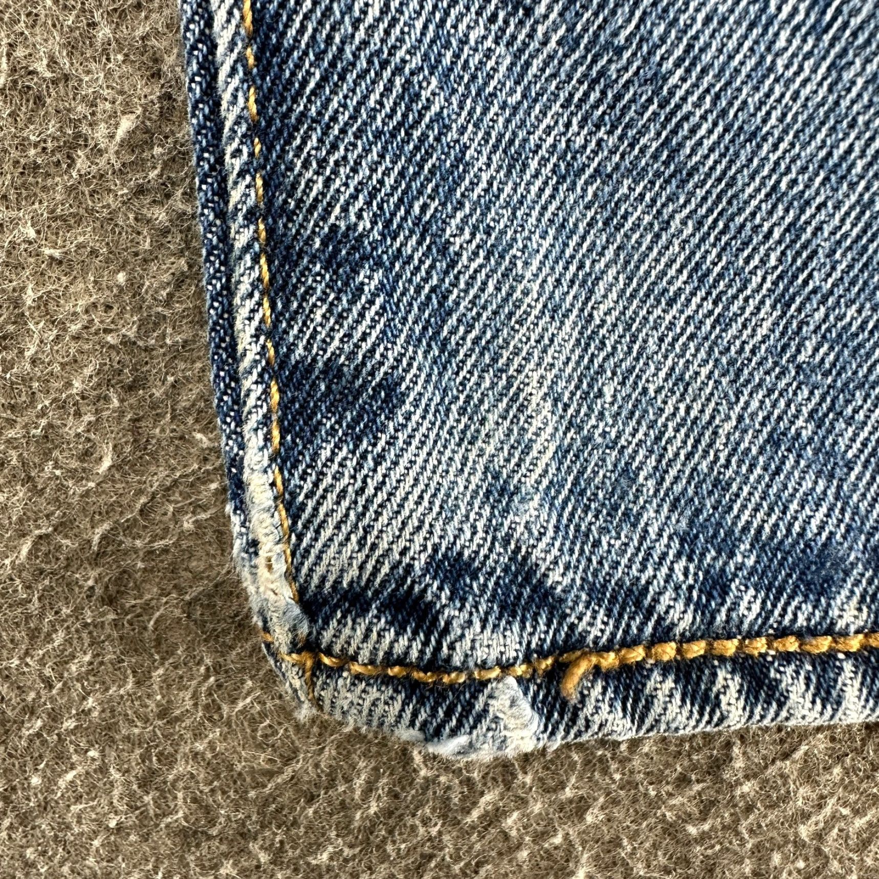 Levi's VINTAGE Levi's 501 Jeans Mens 34x29 Blue Regular Light Wash Button Fly Straight Relaxed Denim 5-Pocket Size US 34 / EU 50 - 6 Thumbnail