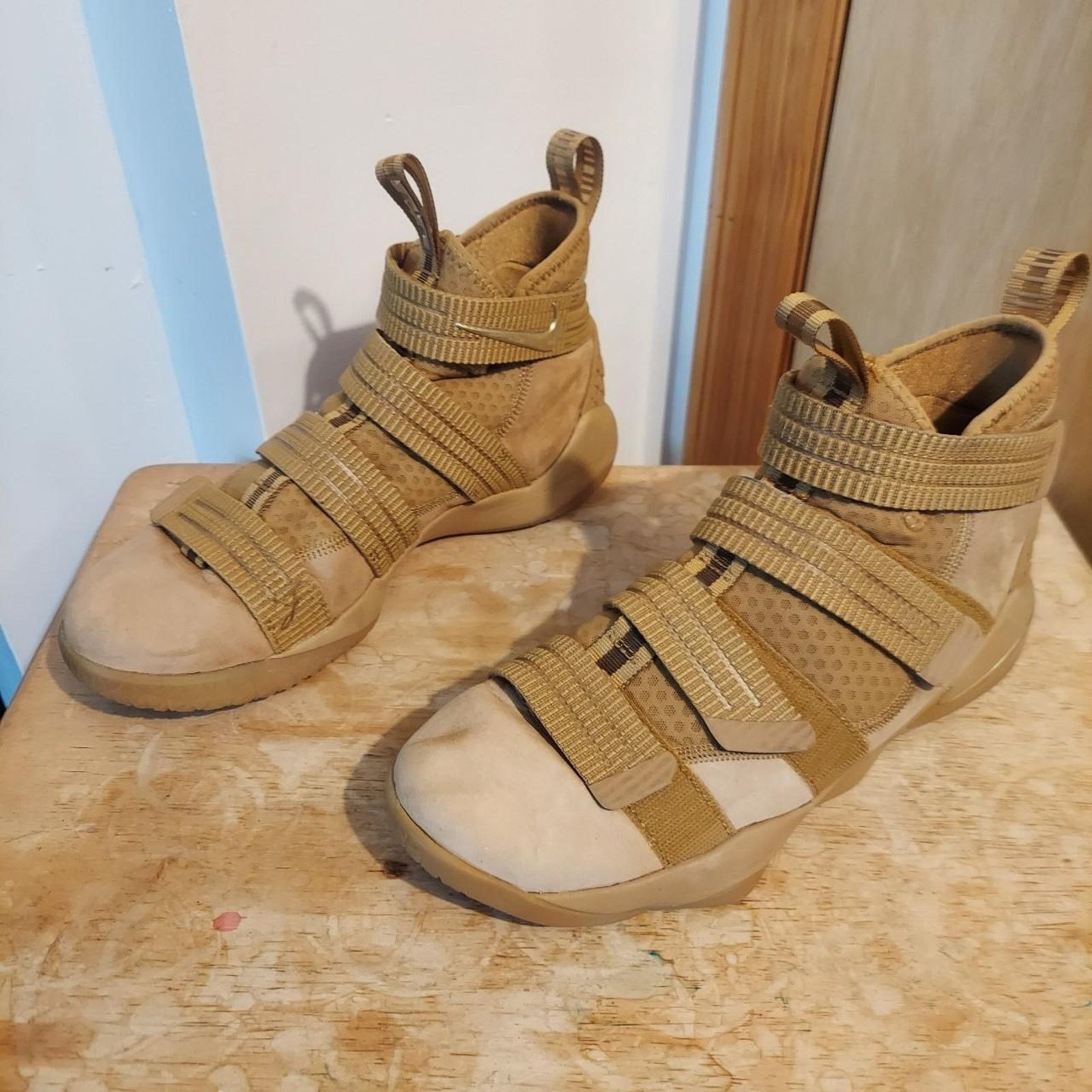 Nike Nike Zoom Lebron Soldier 11 Men's US 9.5 Brown Sneaker Shoes Size US 11 / EU 44 - 1 Thumbnail