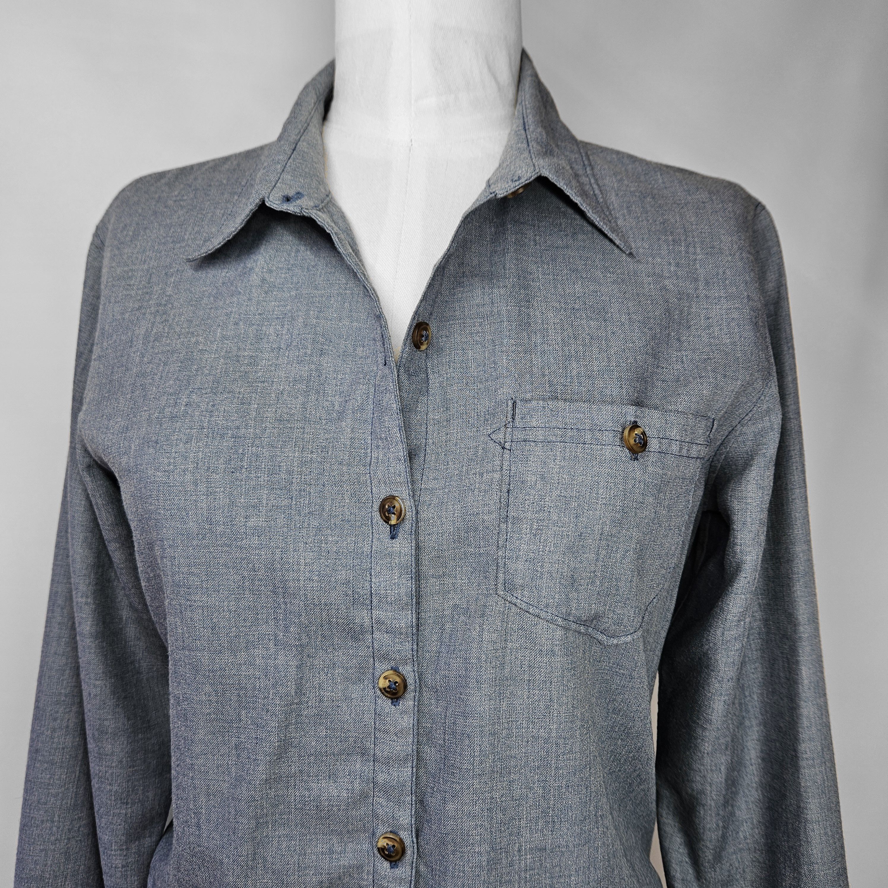 The North Face The North Face Size L Shirt Blue Chambray No-Tuck Button Size L / US 10 / IT 46 - 7 Thumbnail