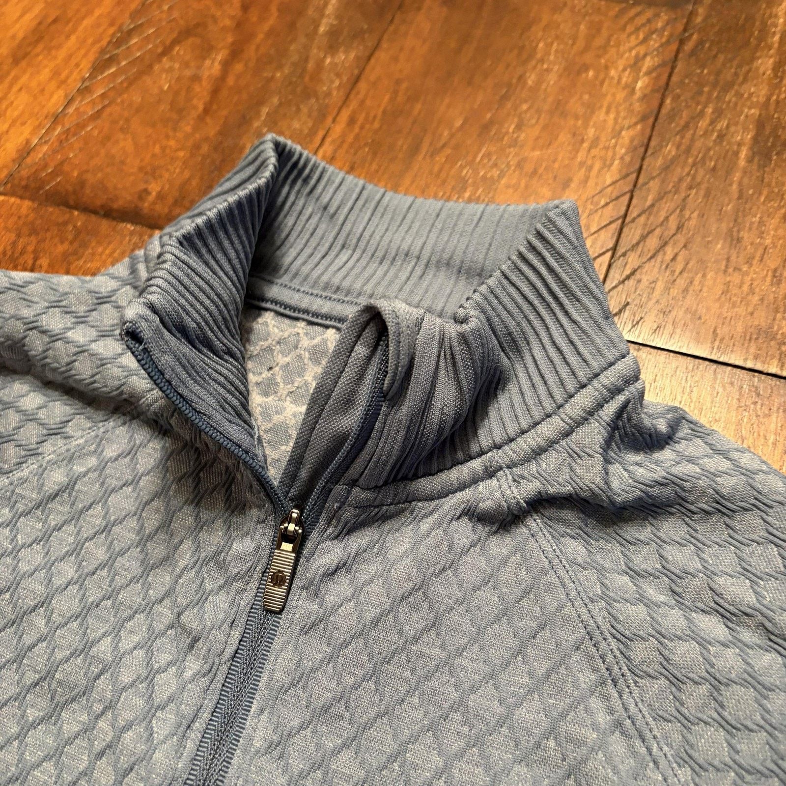 Lululemon Lululemon Pullover Womens S Textured 1/4 Zip Mock Neck Top Size S / US 4 / IT 40 - 8 Thumbnail
