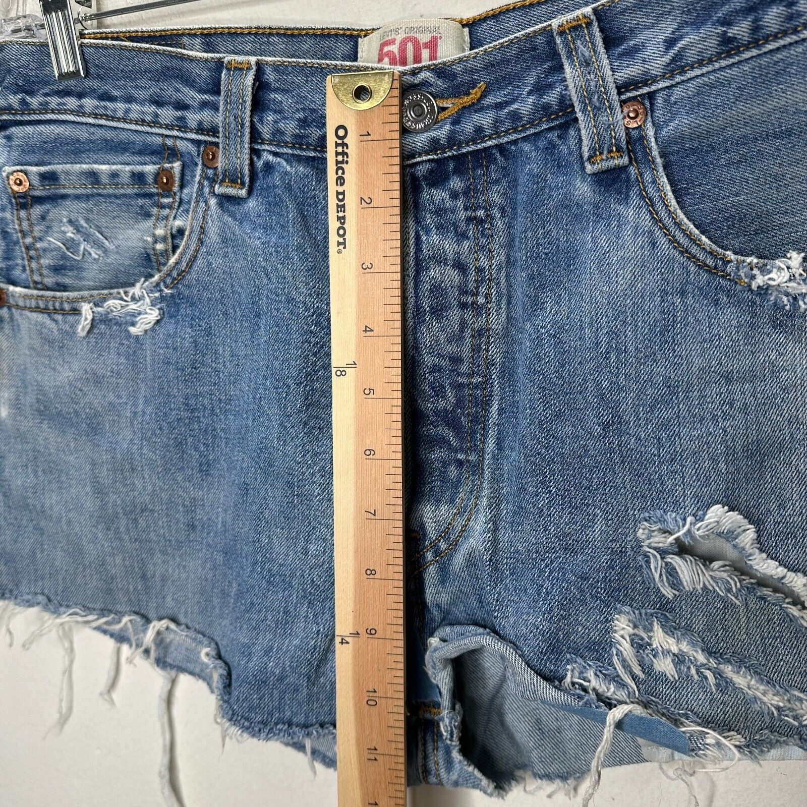 Levi's Levis 501 Med Blue Wash Button Fly Distress Raw Hem Short 34 Size 34" / US 12 / IT 48 - 17 Thumbnail