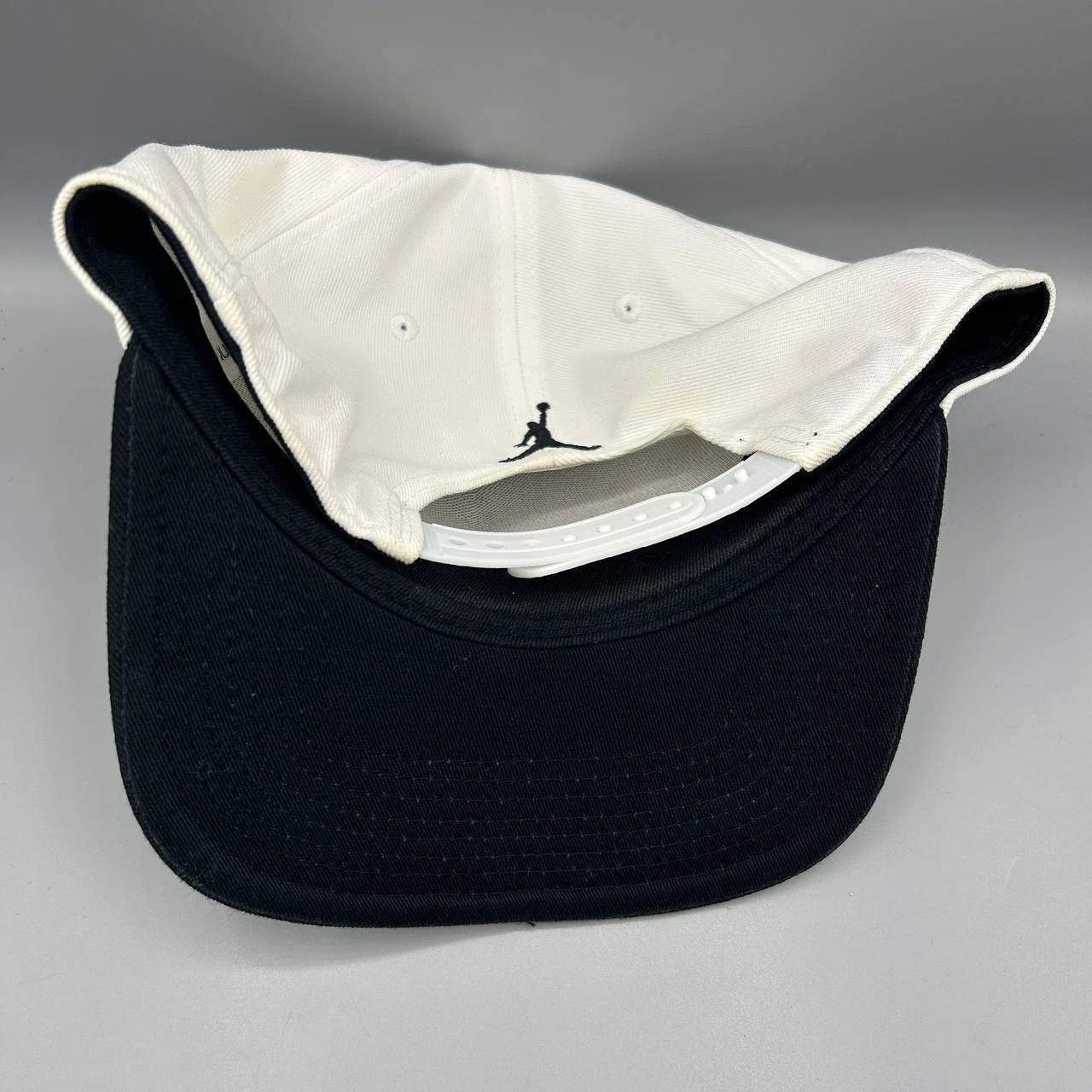Jordan Brand Air Jordan Hat Men Embroidered Logo Jumpman Snap Back Cap Size ONE SIZE - 8 Thumbnail