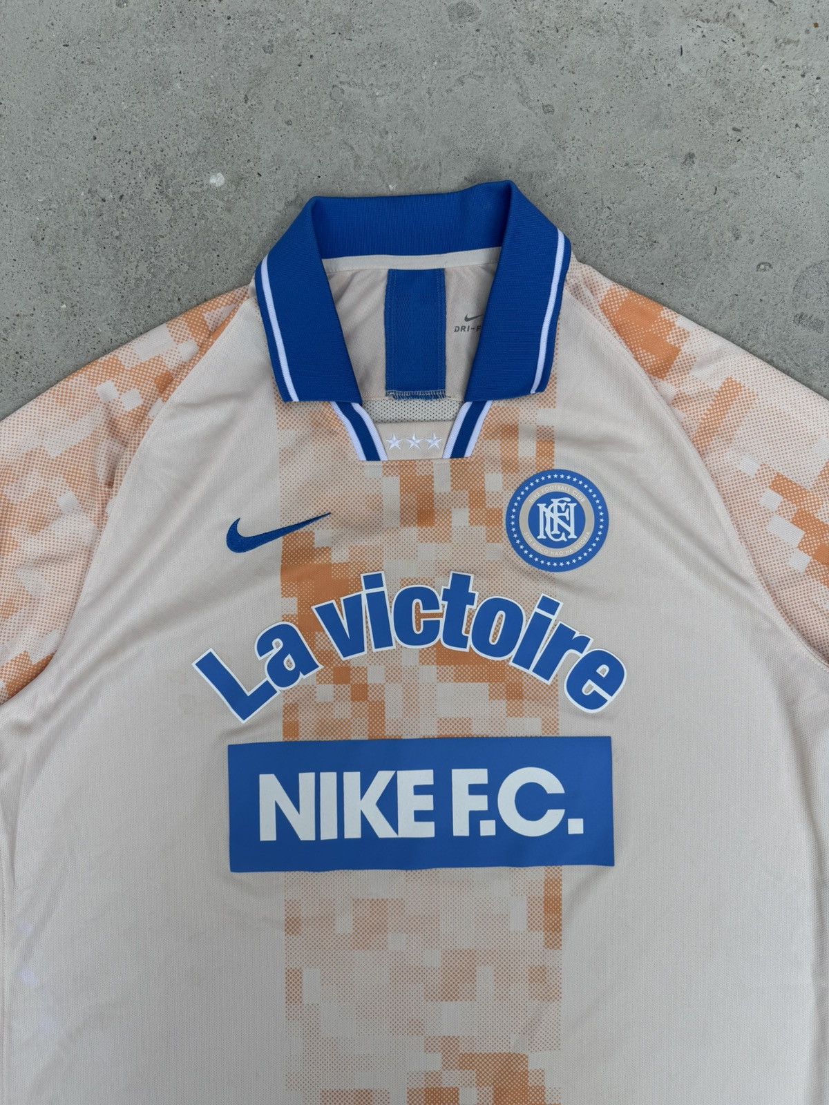 Nike LIMITED EDITION NIKE F.C JERSEY Size US XL / EU 56 / 4 - 3 Thumbnail