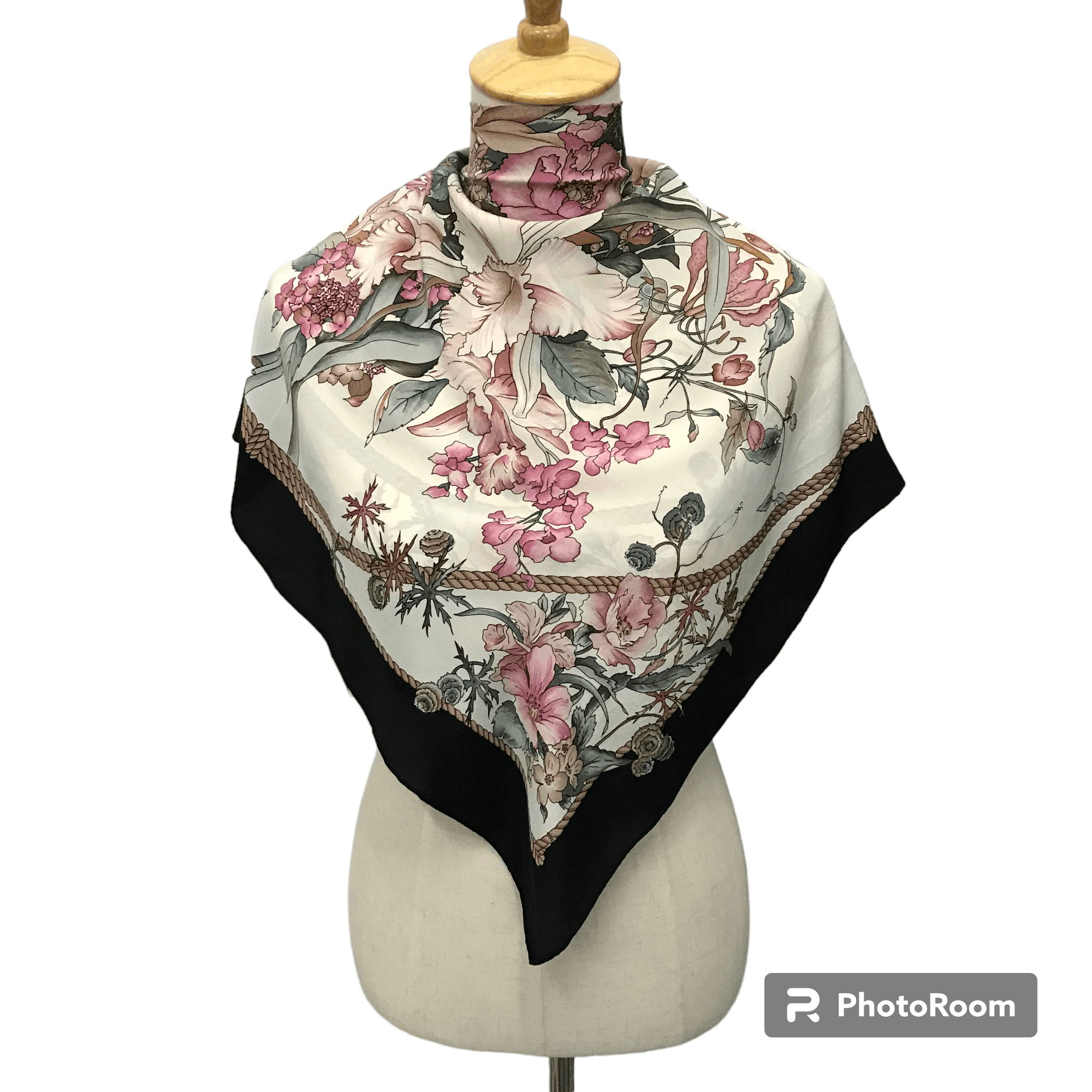 Vintage Vintage Luxury Flower Bouquet Hand Rolled Silk Scarf M184 Size ONE SIZE - 1 Thumbnail