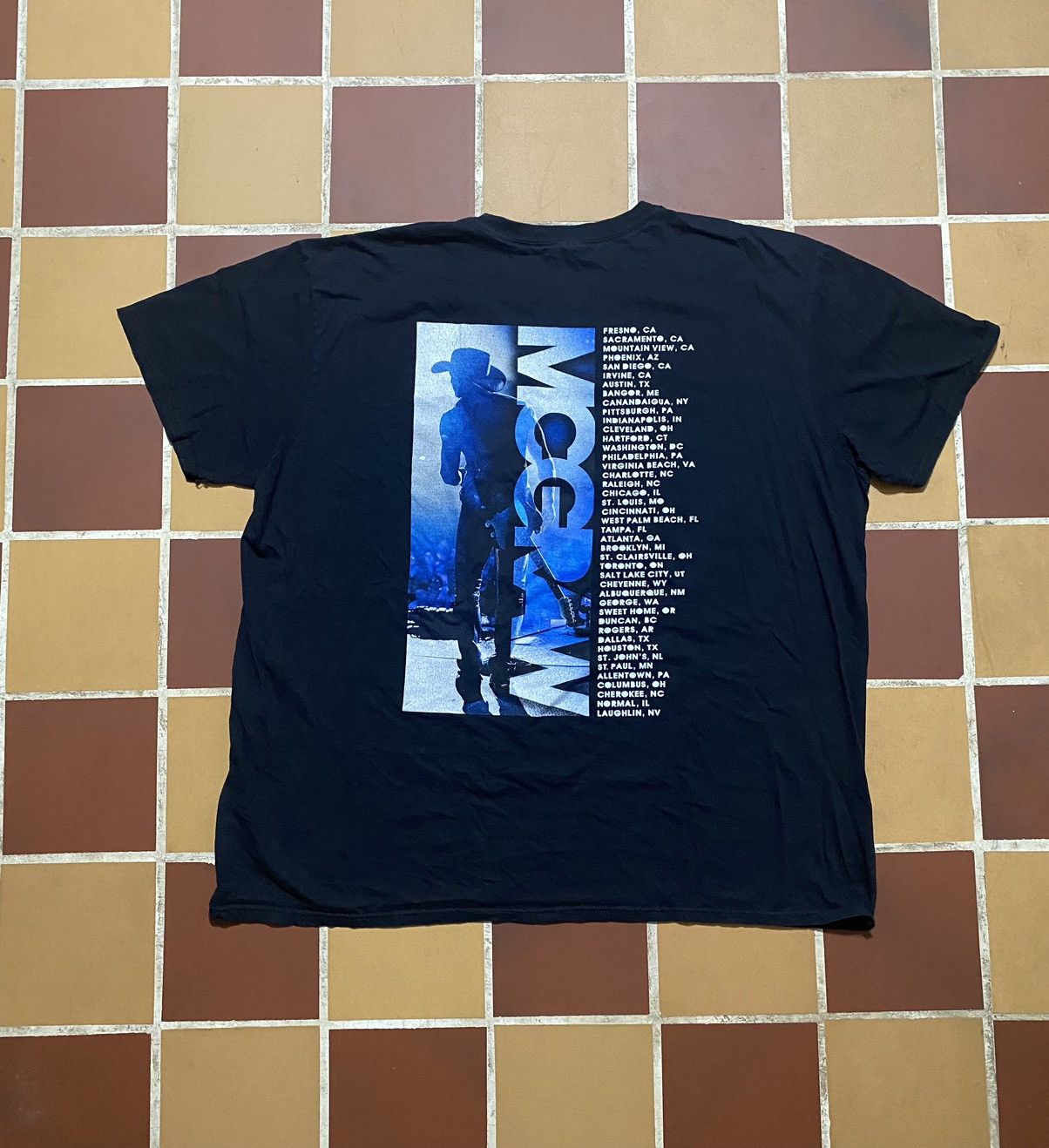 Band Tees × Rap Tees × Vintage Vintage Tim McGraw Tour Shirt 2014 Size US XXL / EU 58 / 5 - 3 Thumbnail