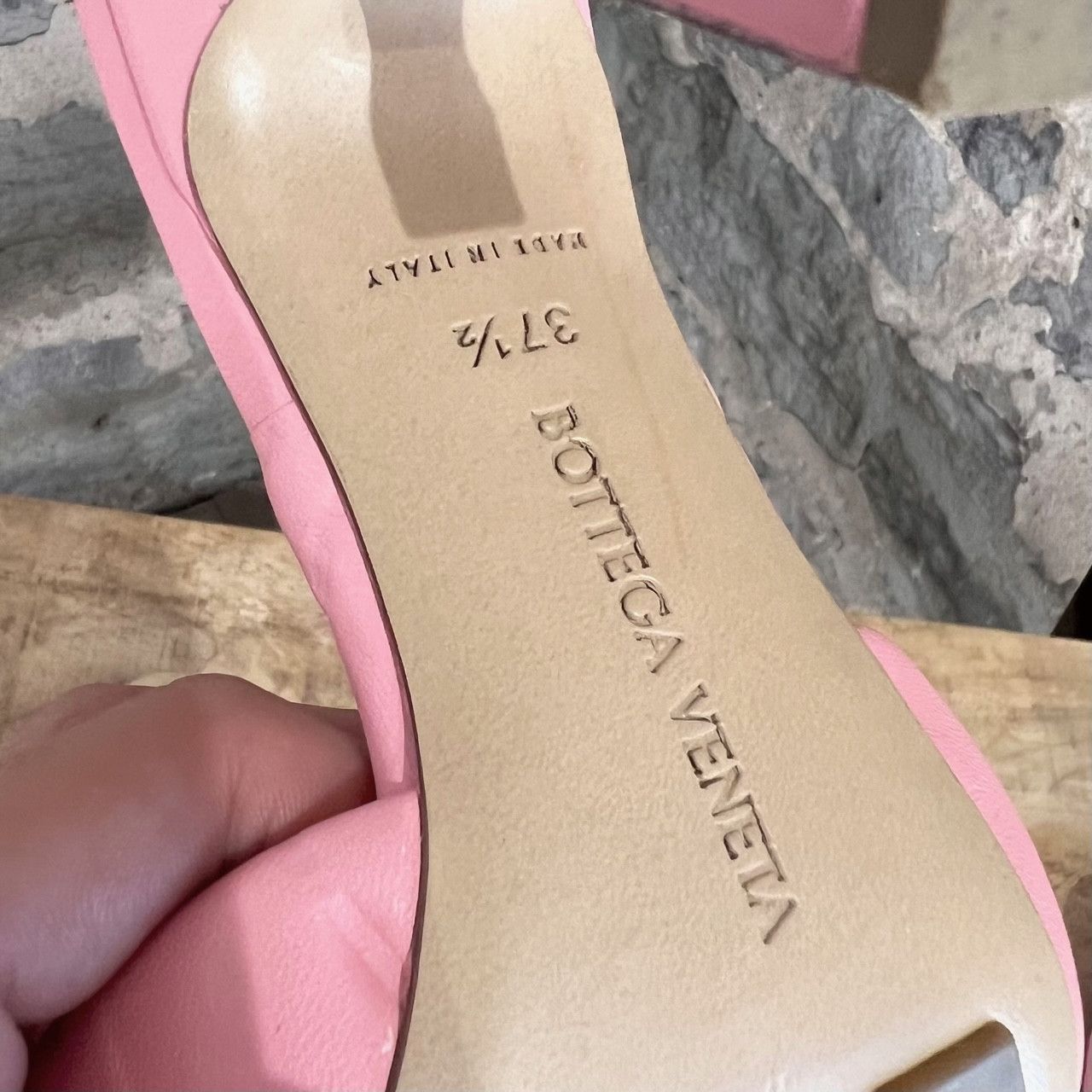 Bottega Veneta Bottega Veneta Blossom Pink Leather The Rubber Lido Sandals Size US 7.5 / IT 37.5 - 10 Thumbnail