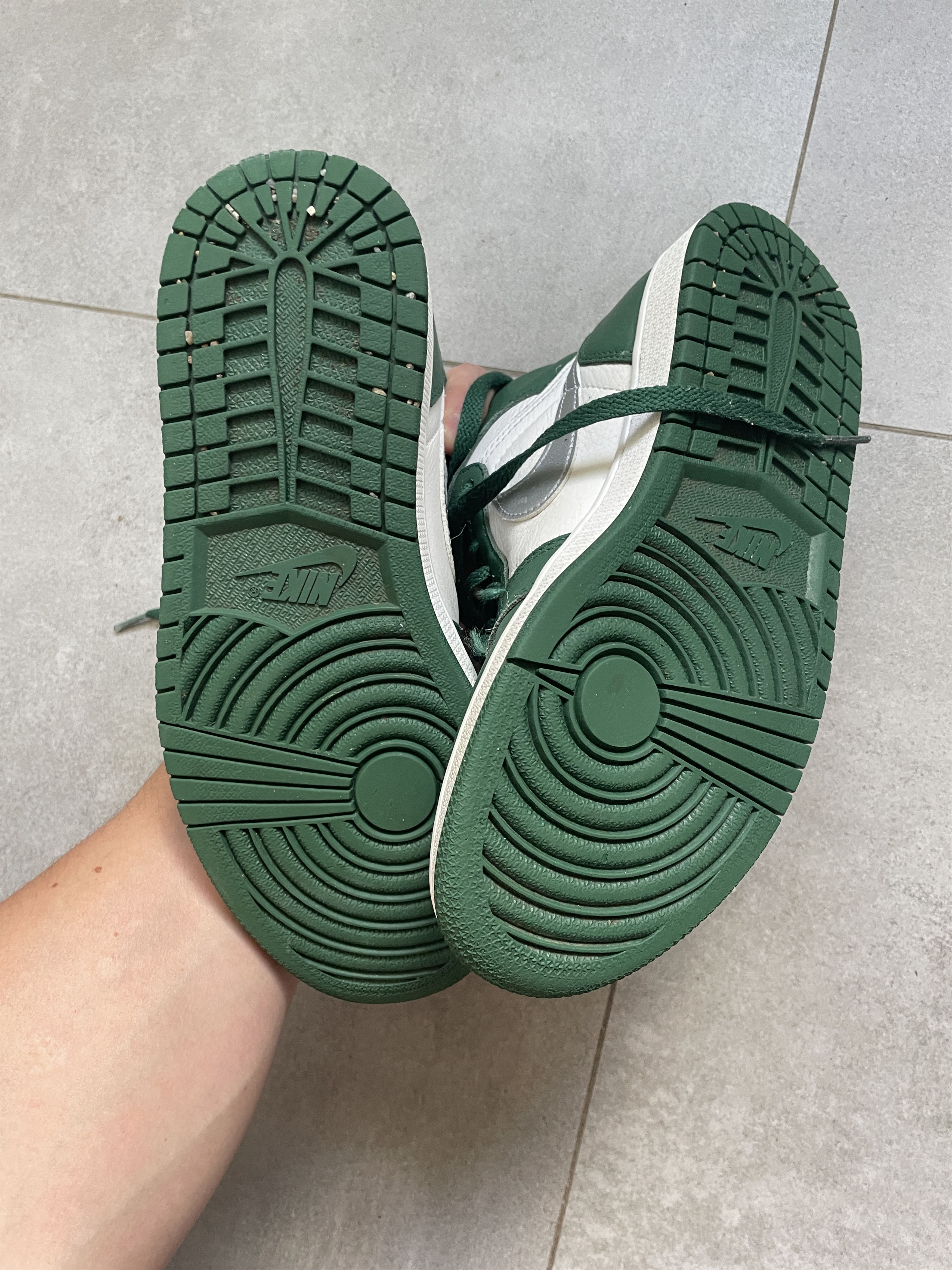 Jordan Brand × Nike AIR JORDAN 1 GEORGE GREEN HIGHTOP SNEAKERS Size US 7 / EU 40 - 7 Thumbnail