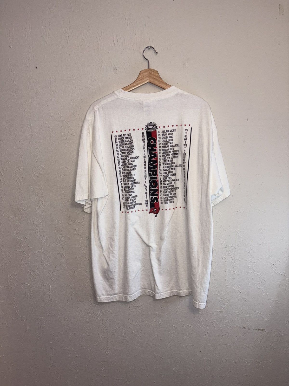 Reebok Vintage Super bowl Buccaneers tee size L Size US L / EU 52-54 / 3 - 3 Thumbnail