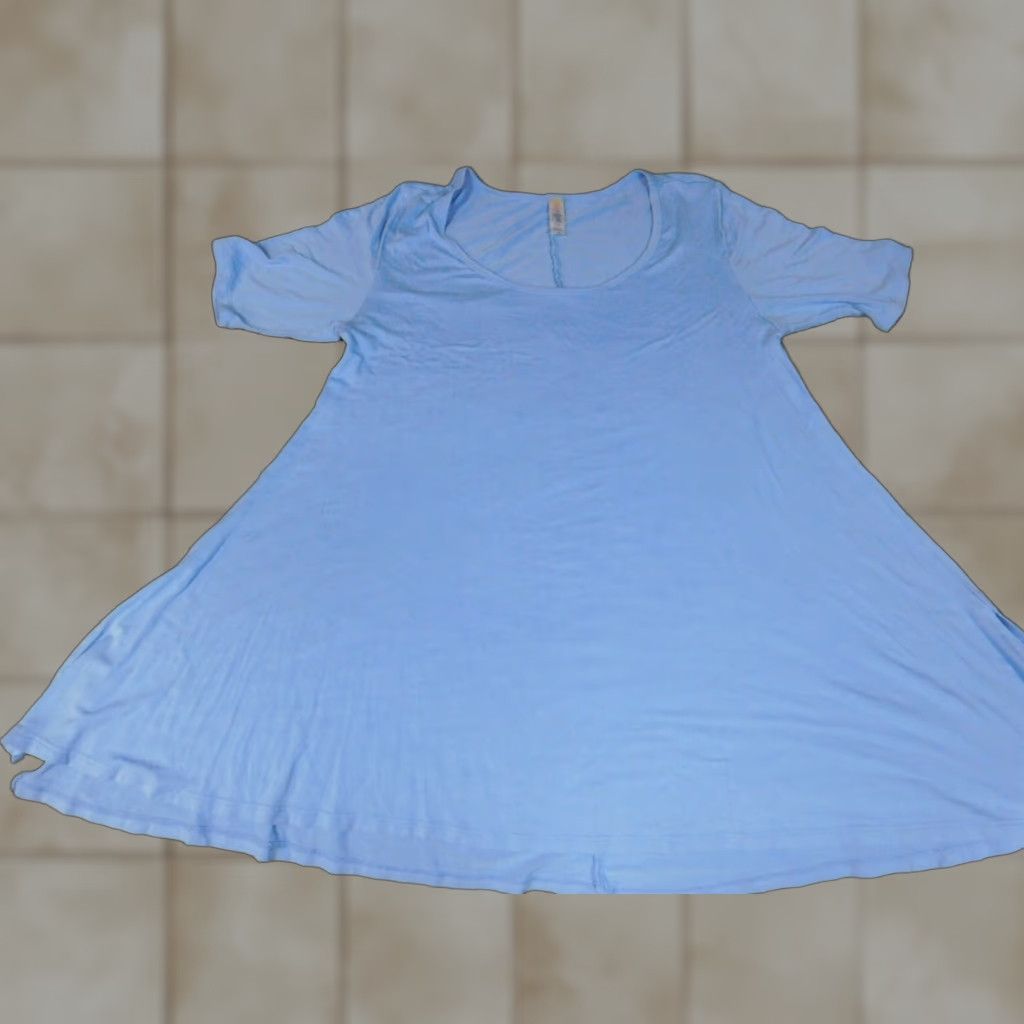 Vintage LuLaRoe Shirt XS Womens Blue Knit Short Sleeve Pullover Pocket Collared Basic Stretch T-Shirt Modern Size XS / US 0-2 / IT 36-38 - 1 Thumbnail