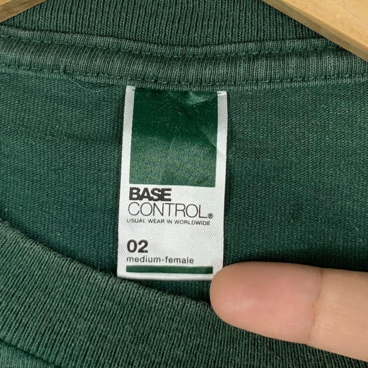 Vintage BASE CONTROL DESIGN Japan Plain Baggy Pocket Tee Shirt Size US M / EU 48-50 / 2 - 5 Thumbnail