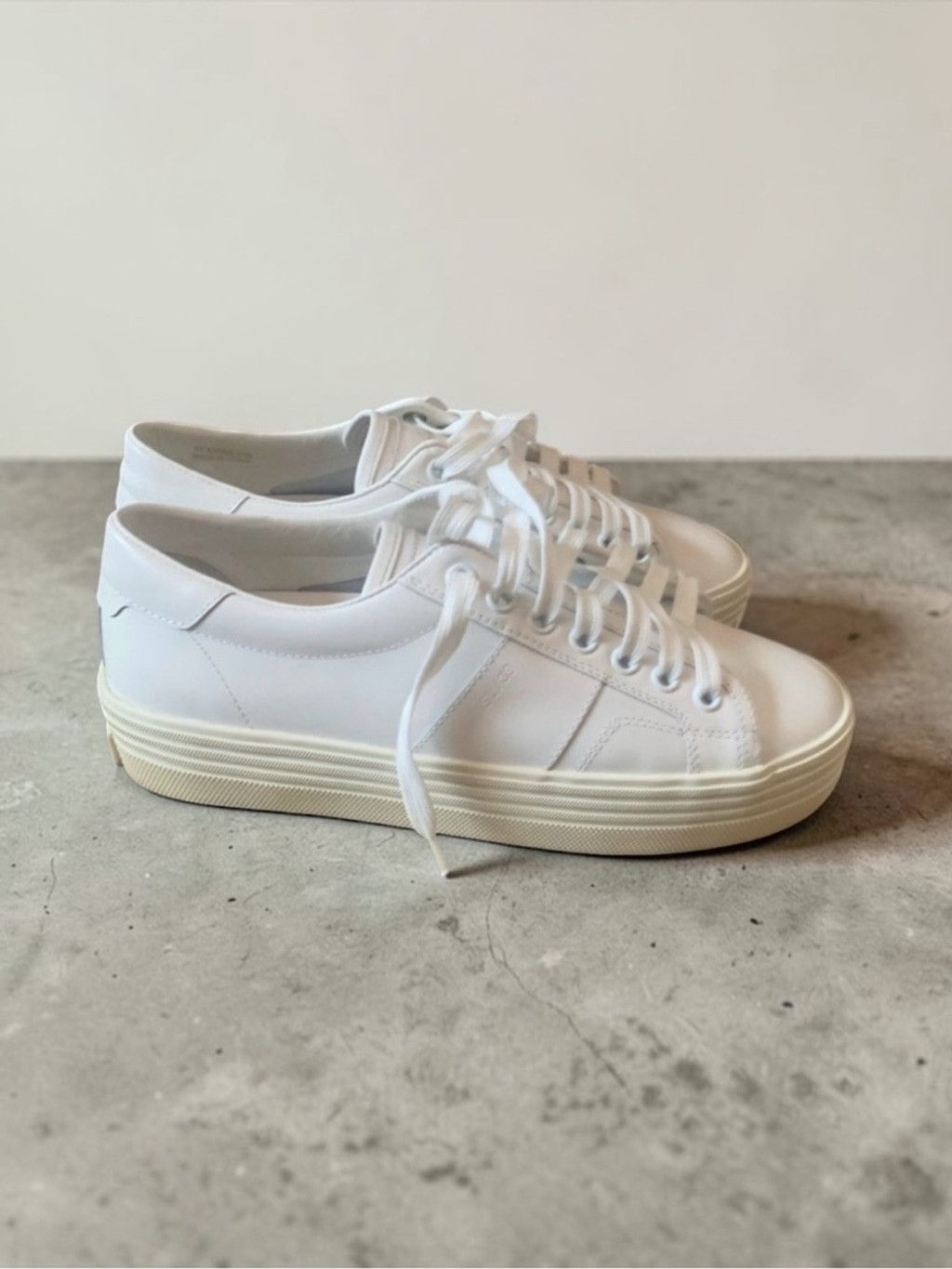 Saint Laurent Paris Saint Laurent Court Classic SL/06 Sneakers Size US 7 / IT 37 - 1 Thumbnail