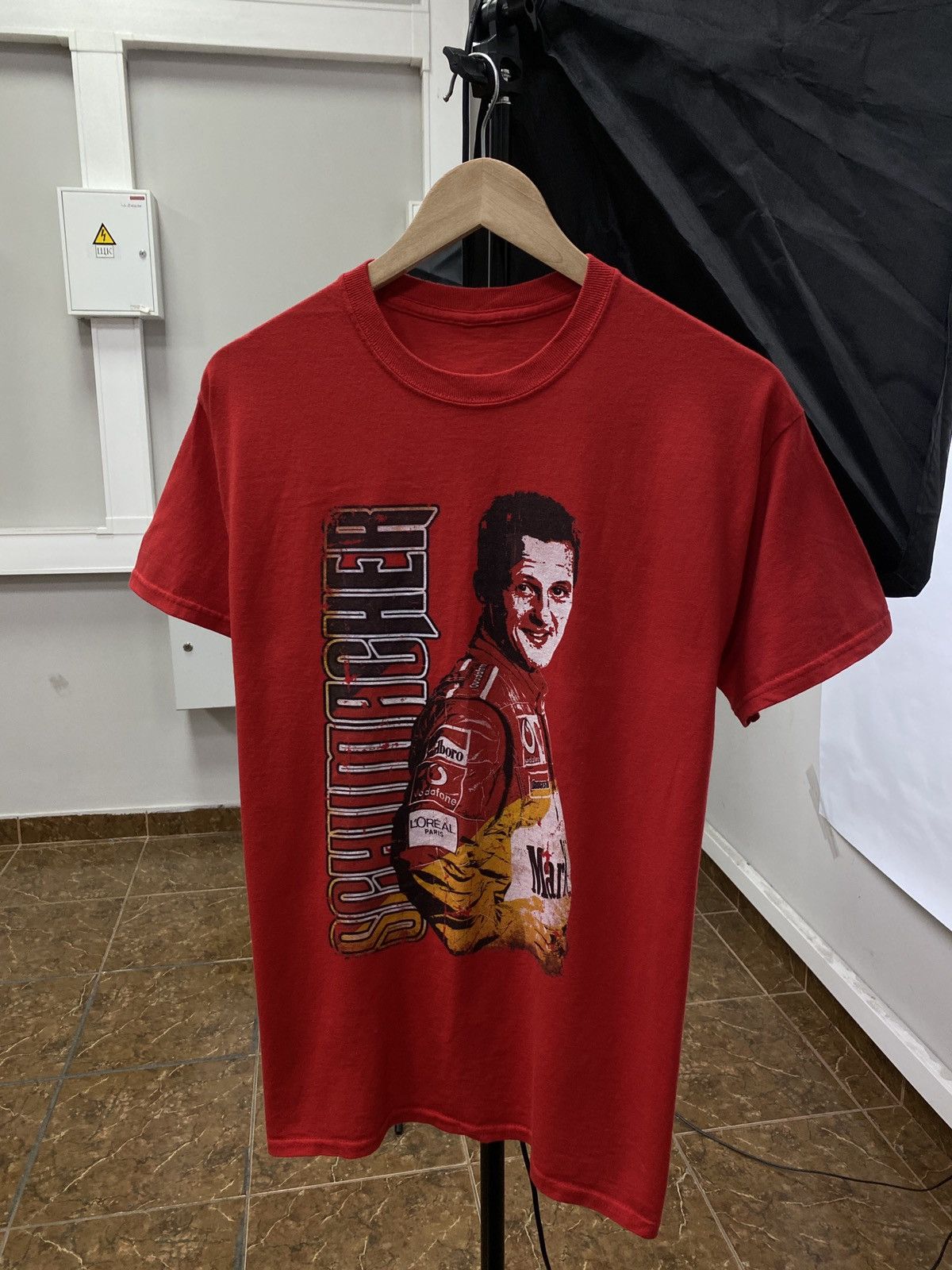 Ferrari 🇩🇪 Vintage 90s Michael Schumacher F1 Graphic Big Logo T-Shirt Size US M / EU 48-50 / 2 - 1 Thumbnail