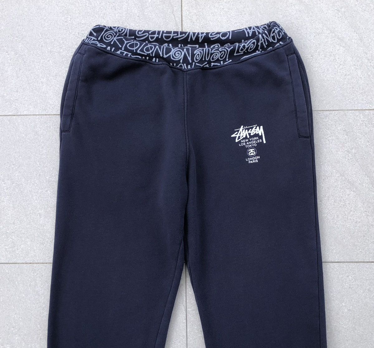 Stussy Vintage Stussy Japan Wordwide Blue Black Sweatpants Size US 32 / EU 48 - 2 Thumbnail