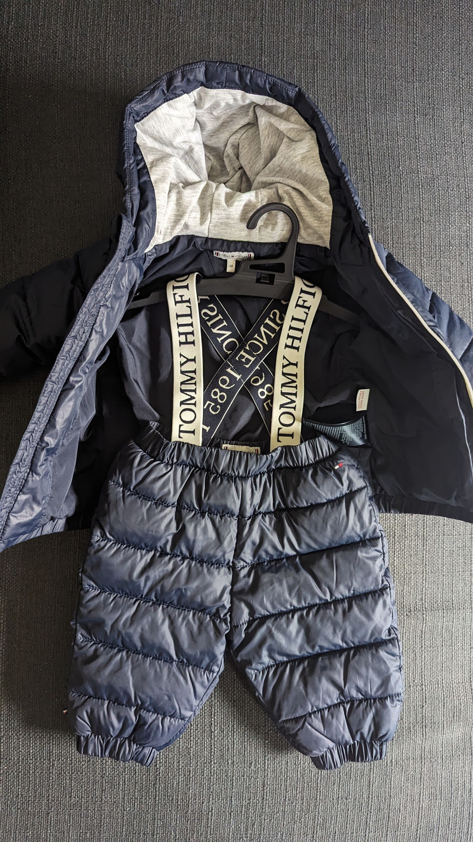 Tommy Hilfiger Baby warm set top+bottom (size: 3-6 months) Size US XXS / EU 40 - 3 Thumbnail