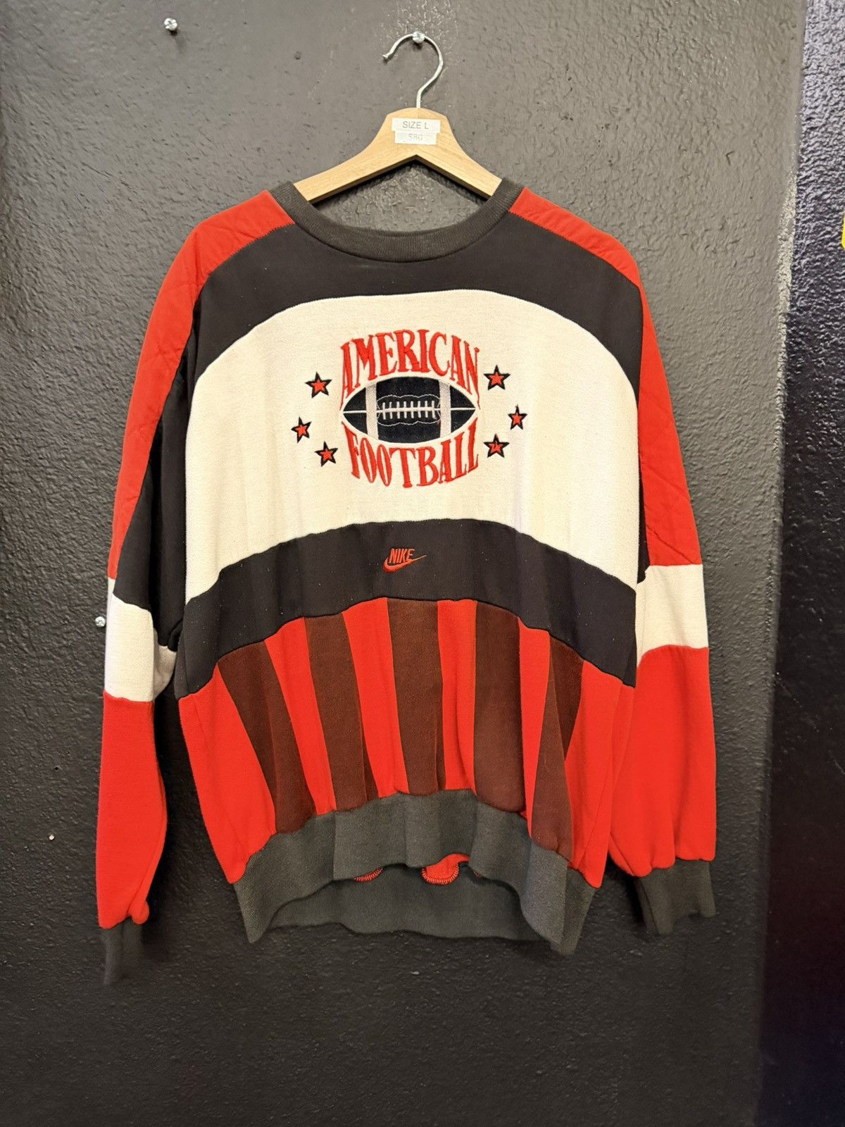 Vintage Vintage Nike American Football Sweatshirt Size US L / EU 52-54 / 3 - 1 Thumbnail