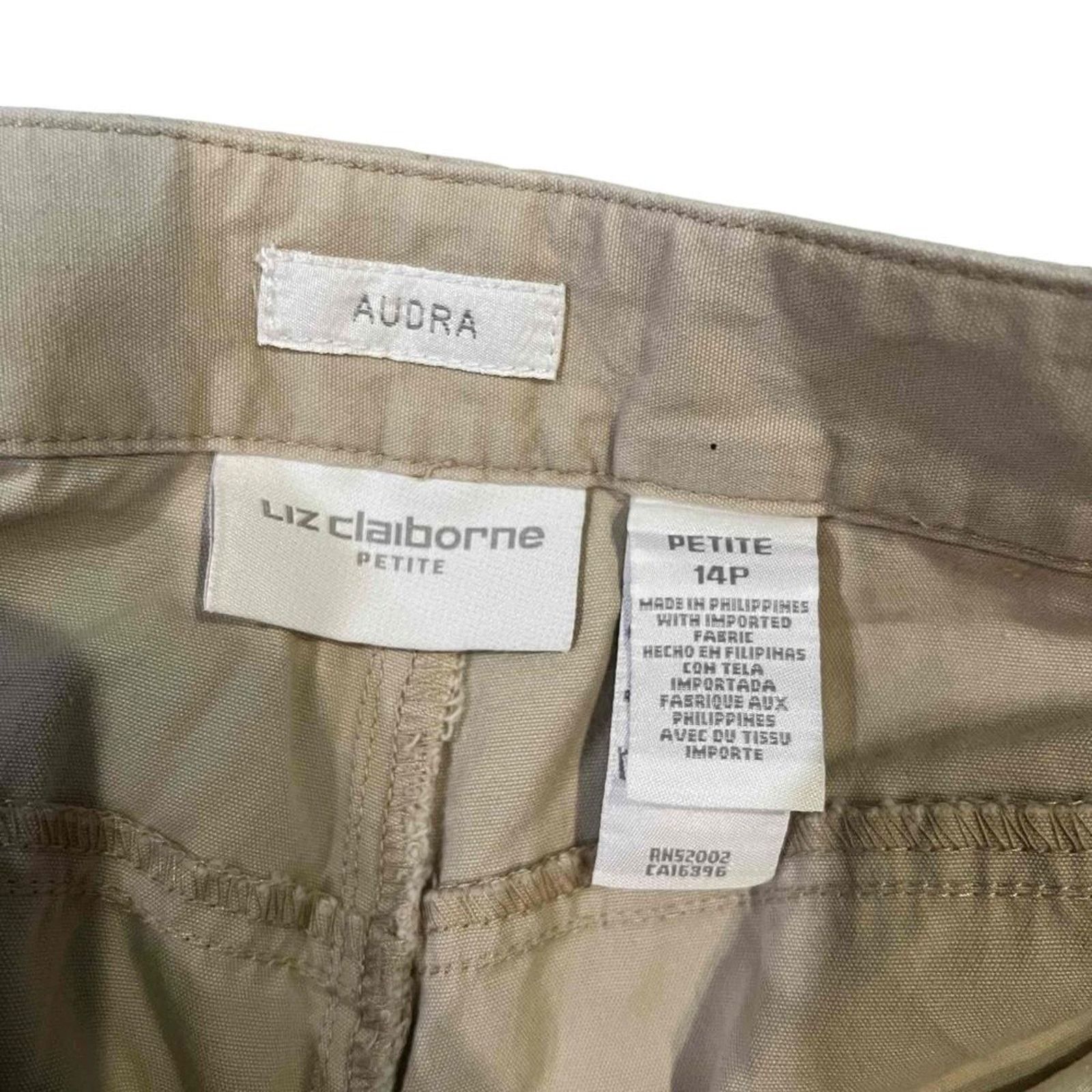 Liz Claiborne Liz Claiborne Audra Capri Pants Womens 14P Beige Cropped Size 36" / US 14 / IT 50 - 3 Thumbnail