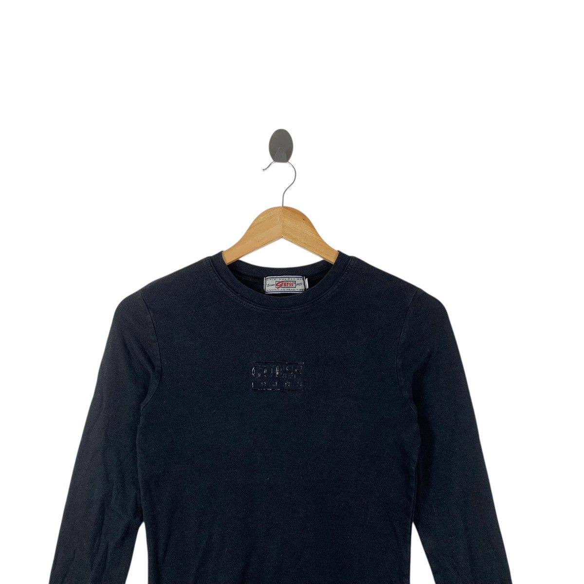 Guess Vintage GUESS USA American Tradition Embossed Logo Tee Size M / US 6-8 / IT 42-44 - 2 Thumbnail