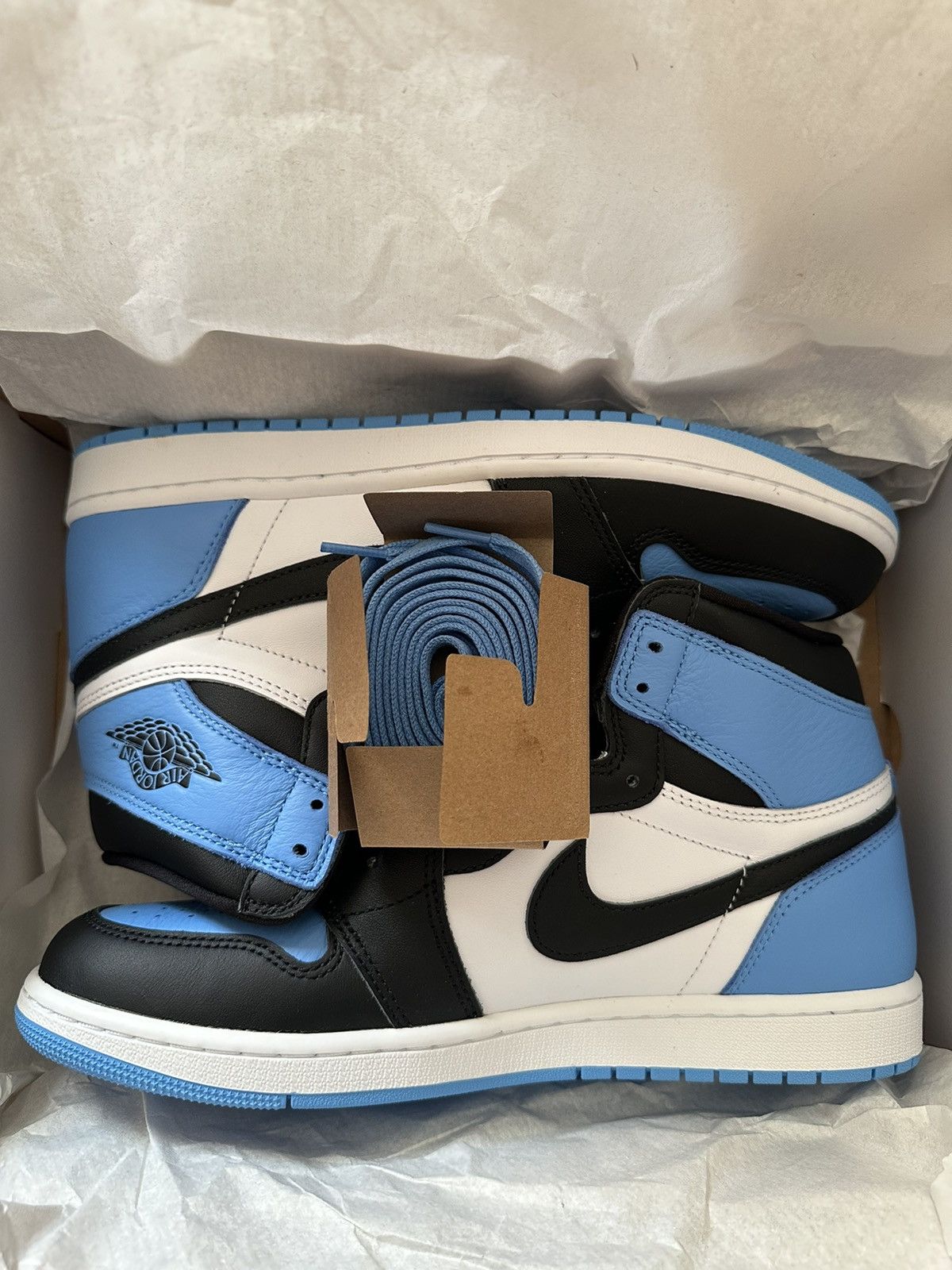 Jordan Brand Jordan 1 Retro High UNC Toe Size US 11 / EU 44 - 8 Thumbnail