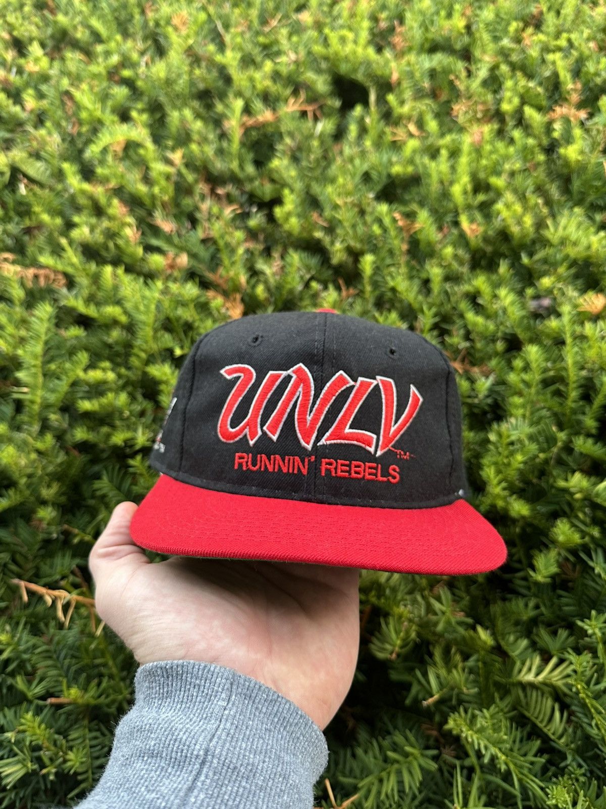 Sports Specialties Vintage unlv runnin rebel script sports specialties snaoback Size ONE SIZE - 12 Thumbnail