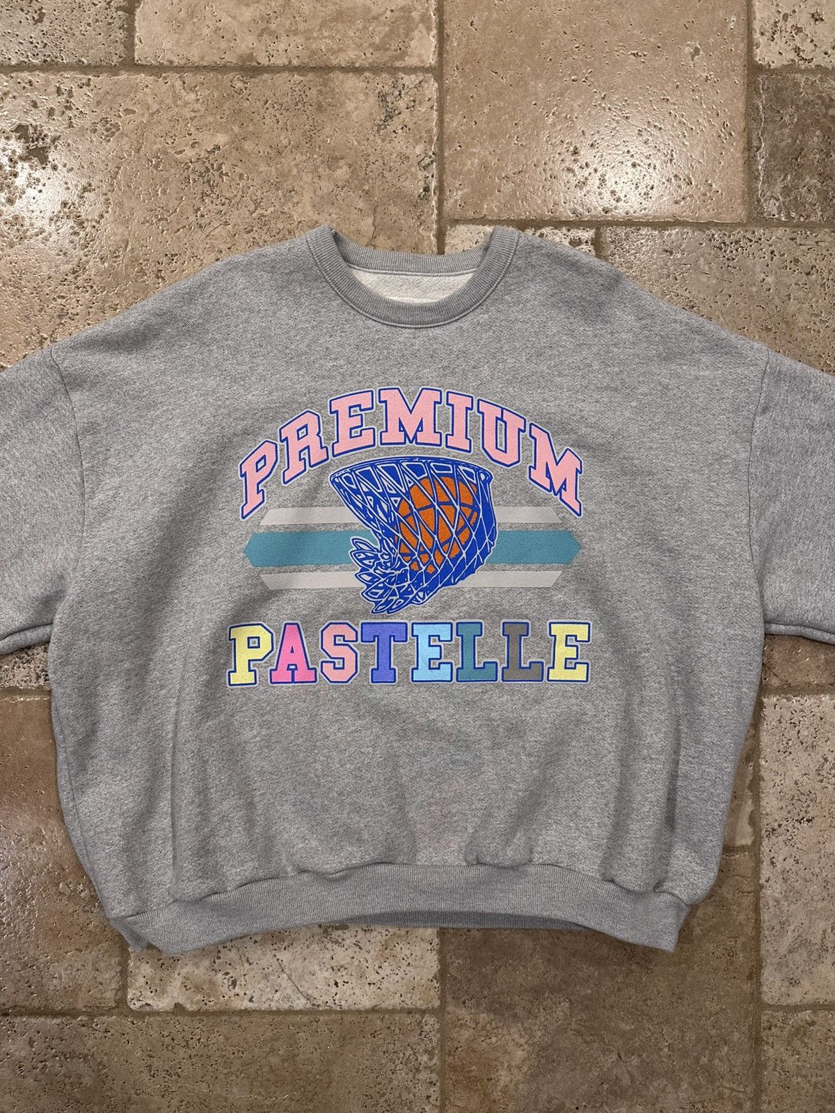 Kanye West Pastelle x Kanye West X Complex Con Exclusive Grey Crewneck Size US XL / EU 56 / 4 - 4 Thumbnail