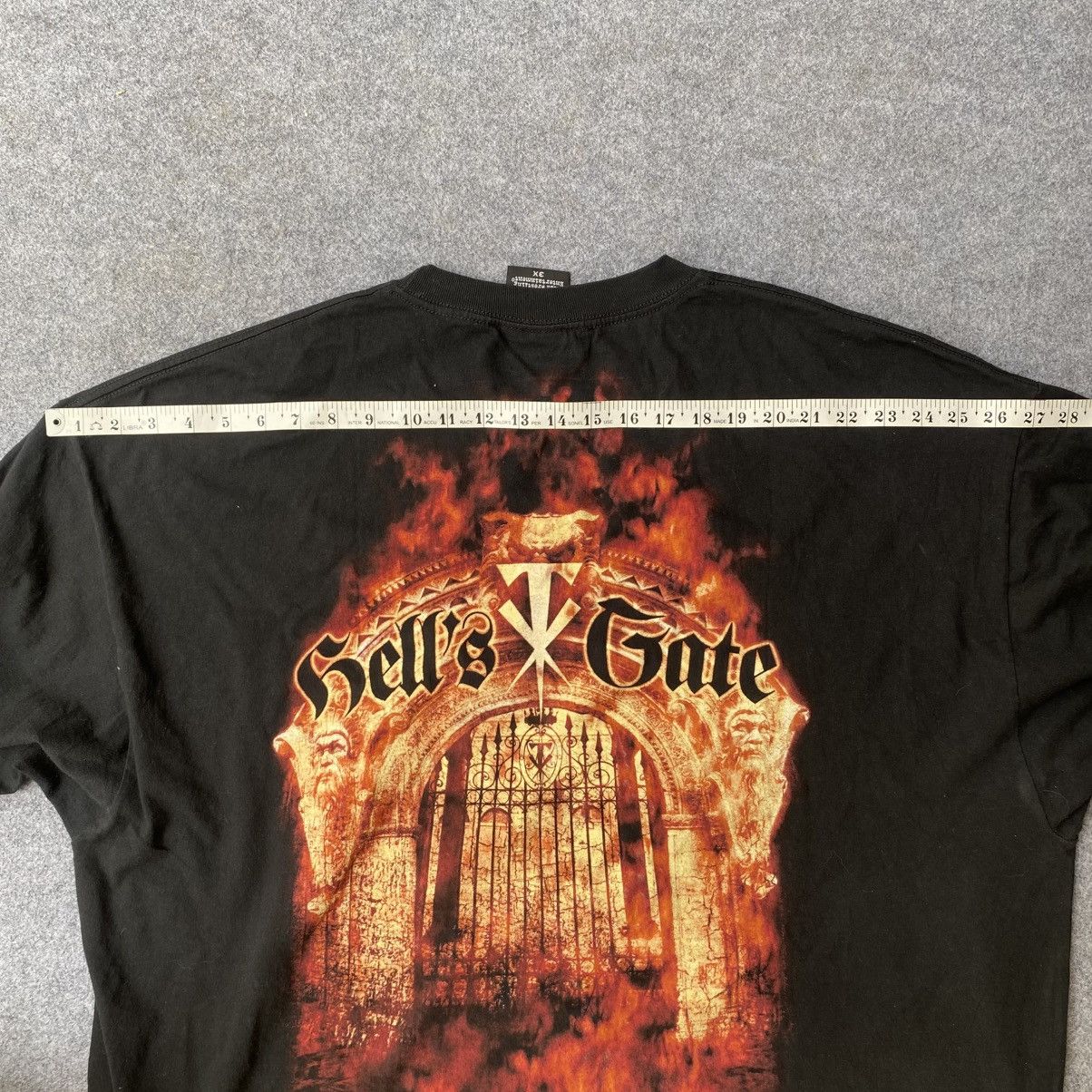 WWE Vintage WWE Undertaker "Hell's Gate" graphic T-shirt Size US XXL / EU 58 / 5 - 9 Thumbnail