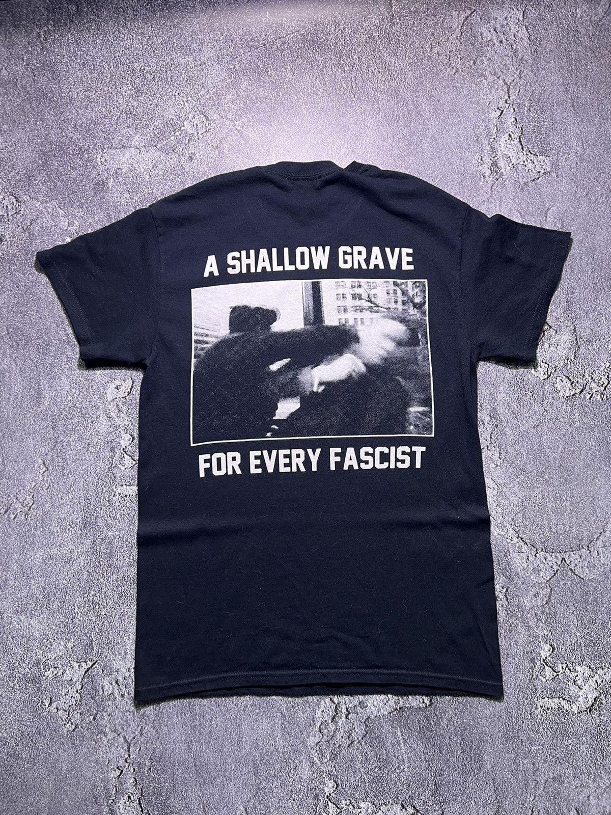 Vintage VINTAGE ANTI RACIST ANTI FACCIST TEE Size US S / EU 44-46 / 1 - 1 Thumbnail
