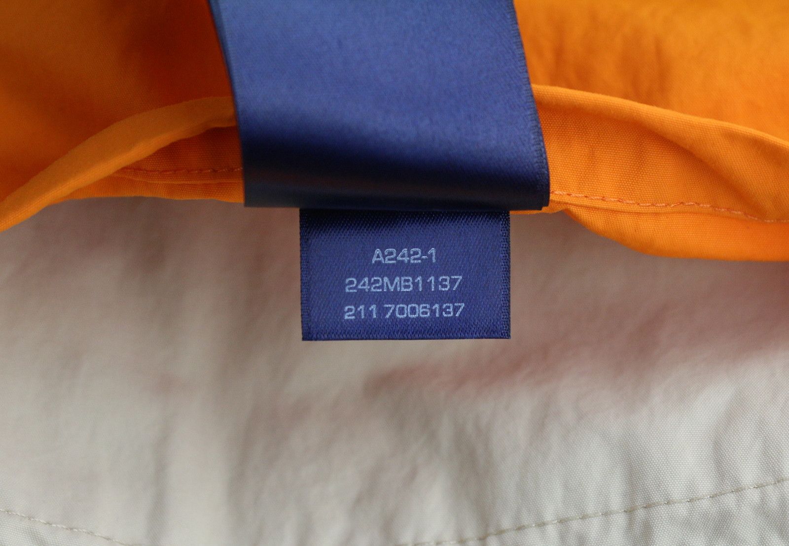 Gant COLOR BLOCKED WINDBREAKER M Dry Sand Hooded Jacket 87277 Size US M / EU 48-50 / 2 - 12 Thumbnail