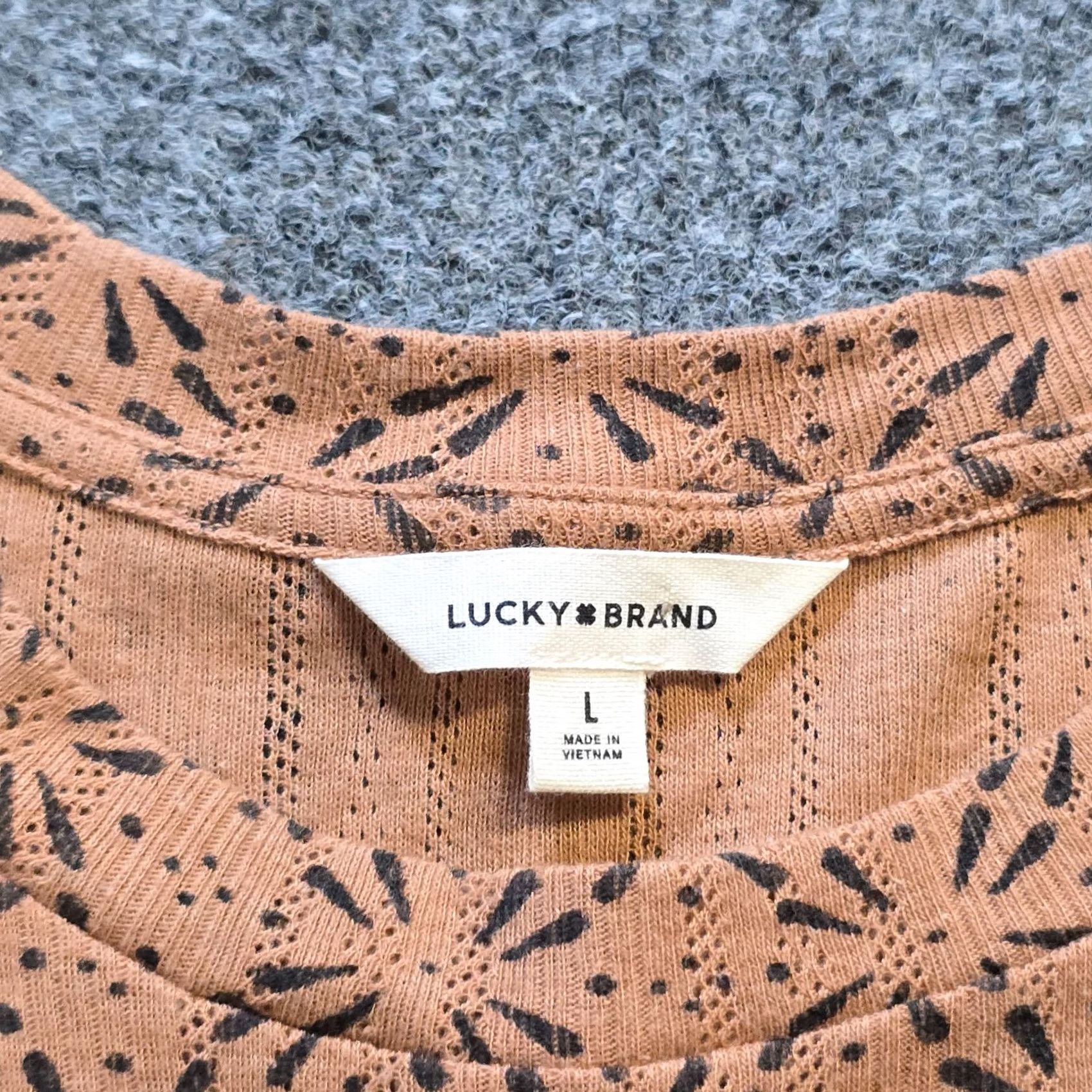 Lucky Brand Lucky Brand Top Womens Size Large Brown Textured Ribbed Short Sleeve Casual Regular Stretch Cotton Polyester Round Neck Pullover Geometric Pattern Cap Size L / US 10 / IT 46 - 4 Thumbnail