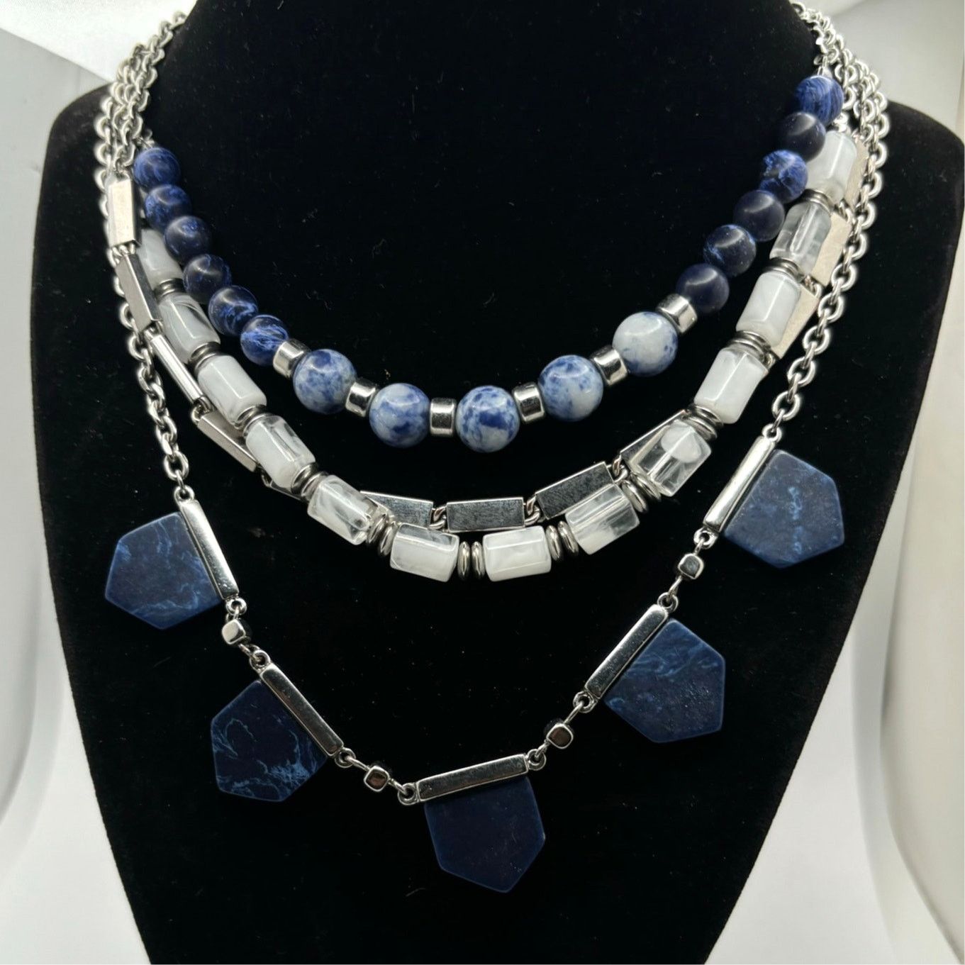 White House Black Market Silver & Blue White House Black Market Necklace Size ONE SIZE - 1 Thumbnail