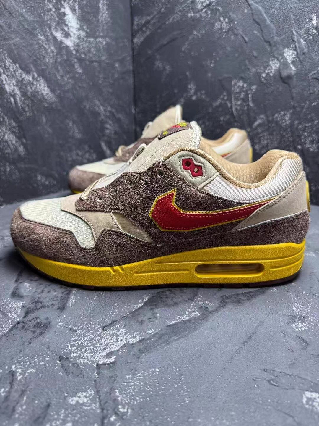 Nike Nike Air Max 1 x [Collaboration] King Kong Colorway Q10 Size US 10 / EU 43 - 6 Thumbnail