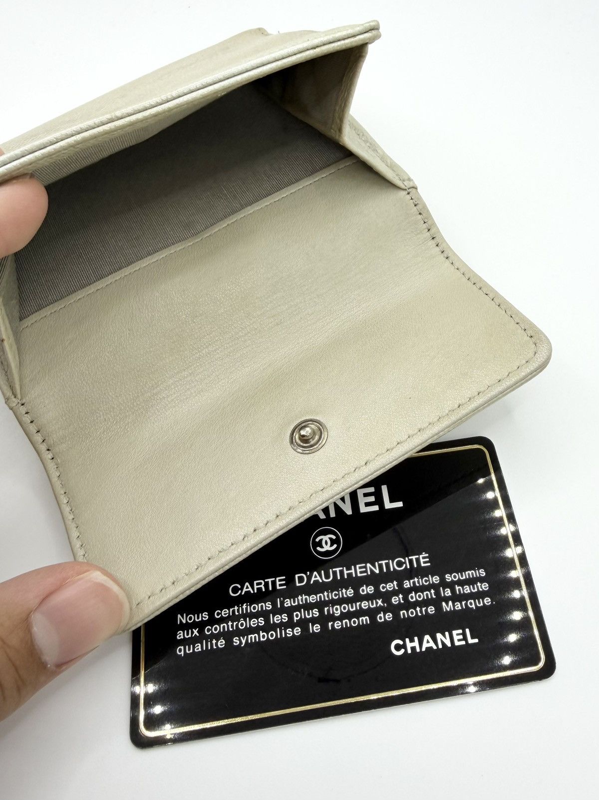 Chanel 2000s Chanel Pearl Silver ‘CC’ Caviar Leather Bifold Wallet Size ONE SIZE - 5 Thumbnail