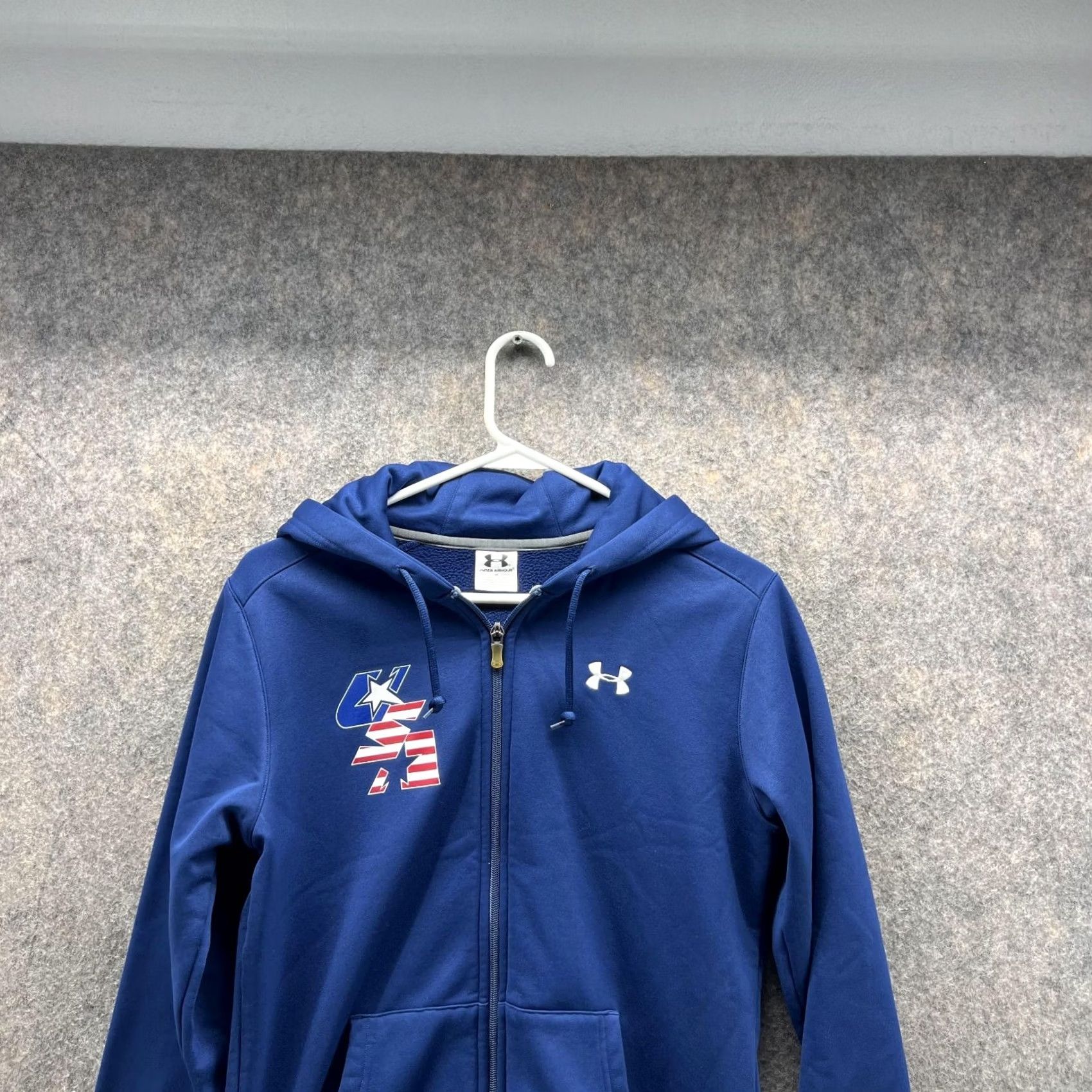 Under Armour Under Armour Sweater Women Medium Full Zip Hooded Navy Blue Polyester USA Shirt Size M / US 6-8 / IT 42-44 - 2 Thumbnail