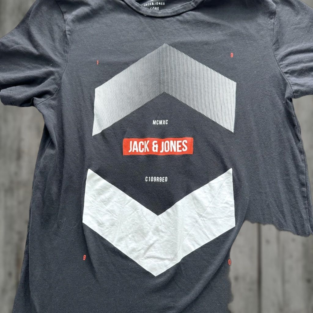 Jack & Jones Jack & Jones Shirt Mens Large Black Graphic Tee Core Chevron Logo Casual Size US L / EU 52-54 / 3 - 1 Thumbnail