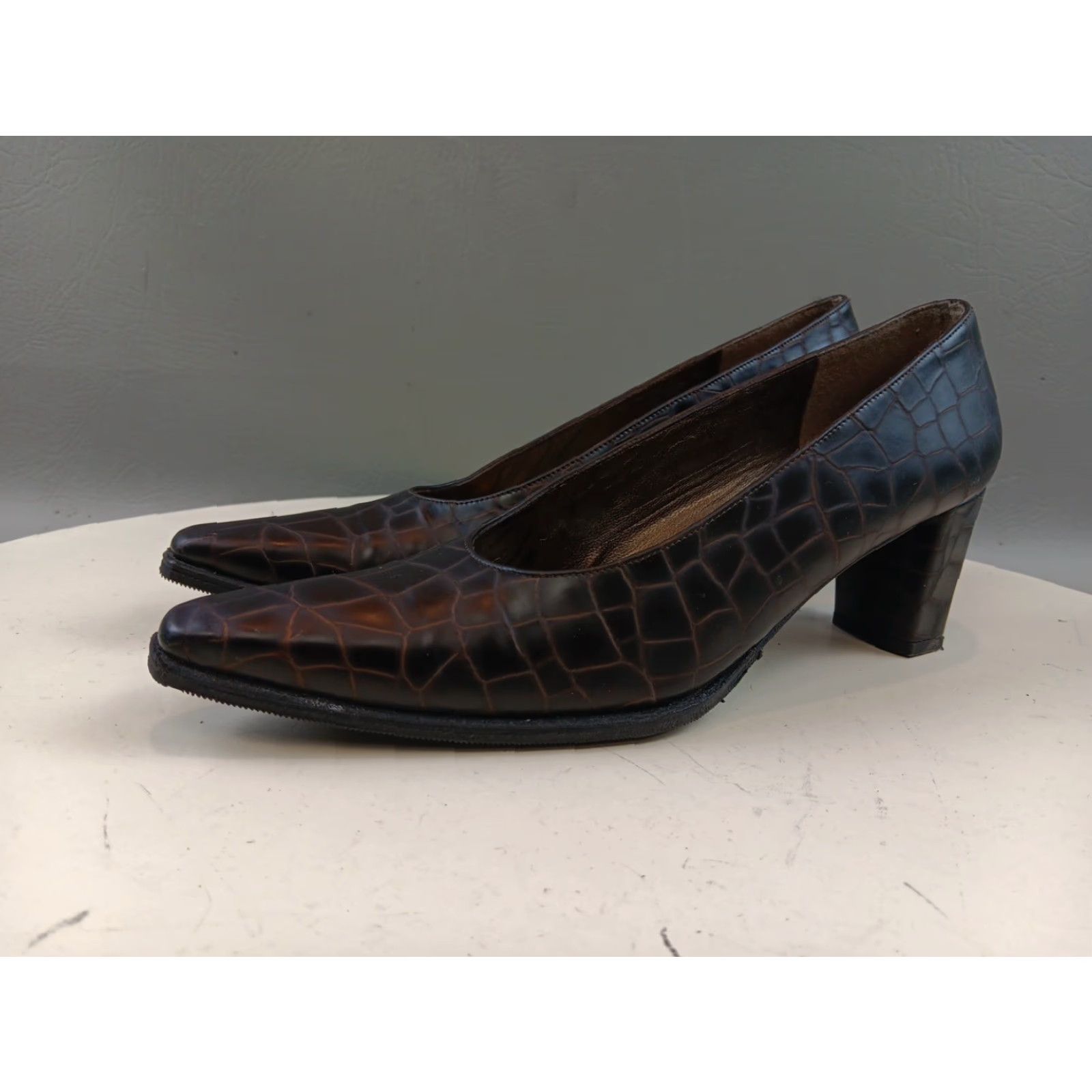 Stuart Weitzman VINTAGE Stuart Weitzman Pumps Shoes Size 8 Brown Croc Print Leather Dress Heels Size M / US 6-8 / IT 42-44 - 3 Thumbnail