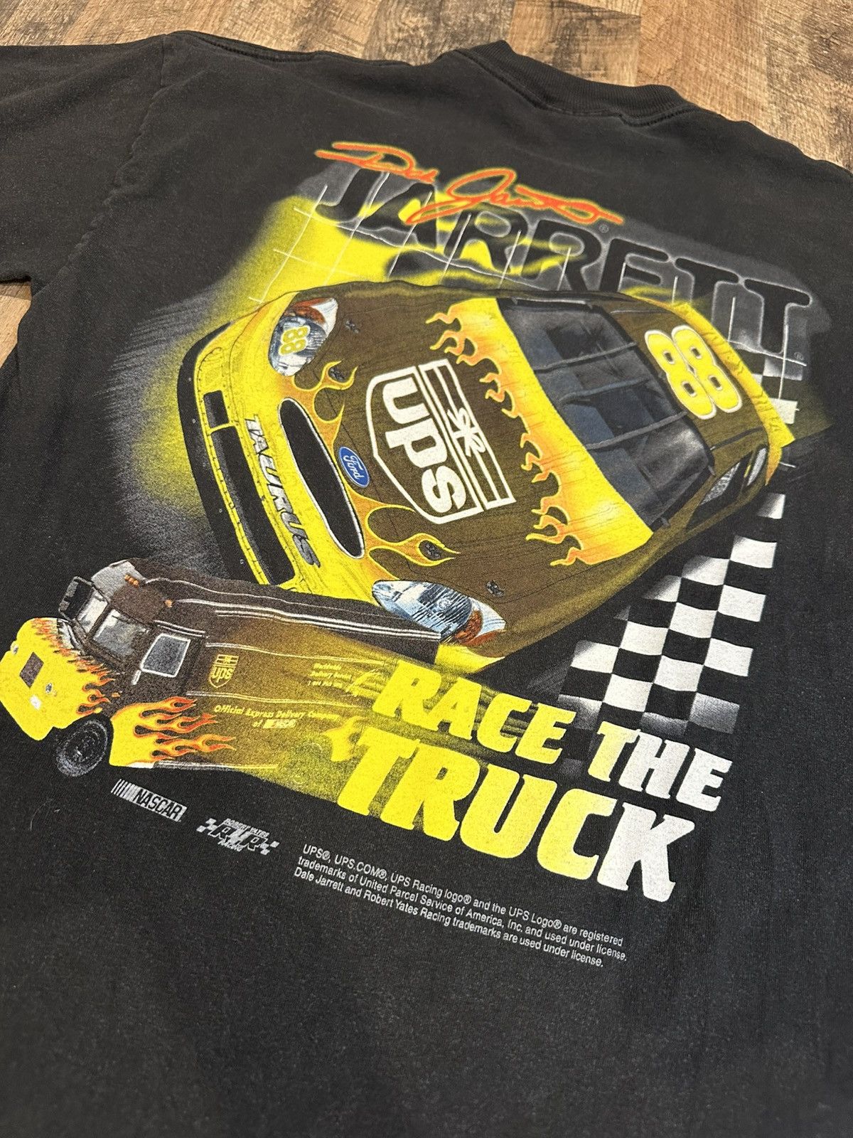 NASCAR Vintage Y2K NASCAR Dale Jarett 88 UPS Shirt Tee 2000s Size US L / EU 52-54 / 3 - 2 Thumbnail