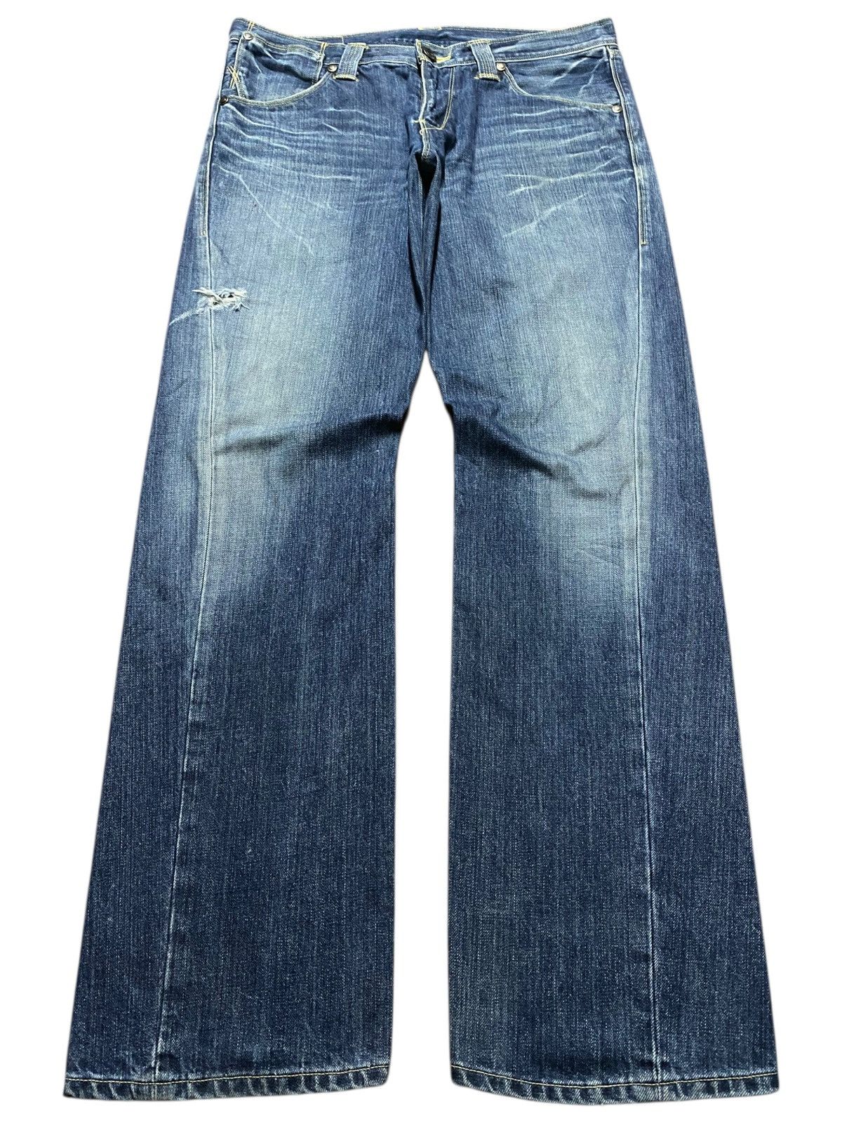 Levi's Vintage Clothing Levis Y2K Engineered Blue Wash Distressed Twist Leg Jean Size US 34 / EU 50 - 1 Thumbnail