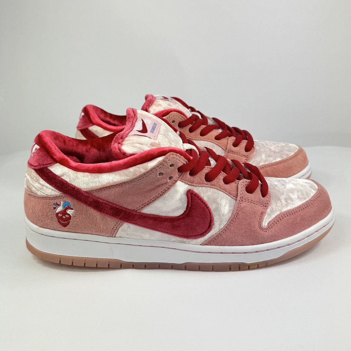 Nike NIKE DUNK SB LOW STRANGE LOVE SKATEBOARD SNEAKERS Size US 10 / EU 43 - 1 Thumbnail