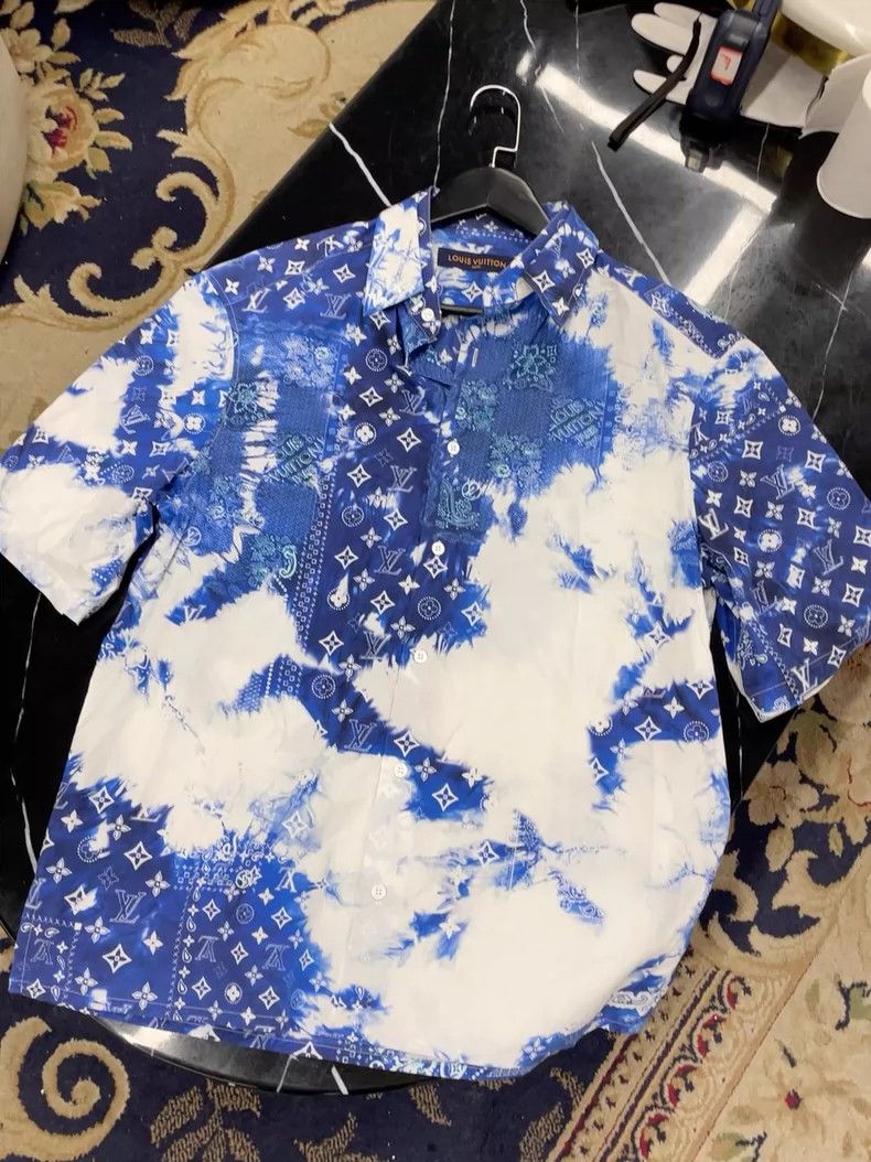 Louis Vuitton Gradient Ink Print Short Sleeve Shirt- DMC Size US M / EU 48-50 / 2 - 1 Thumbnail