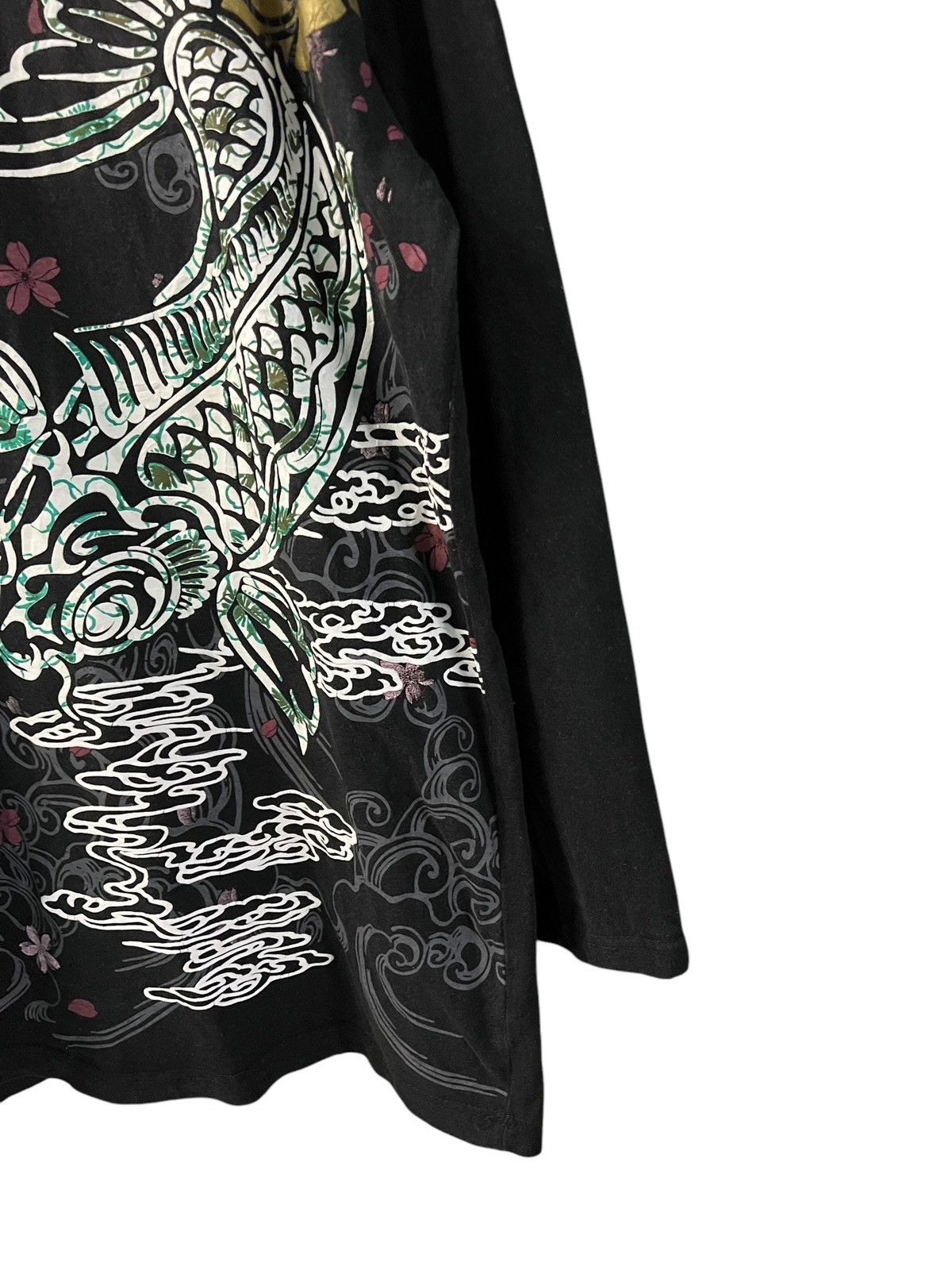 Japanese Brand VINTAGE SUKAJAN SOUVENIR FISH KOI TSHIRT L/S Size US L / EU 52-54 / 3 - 4 Thumbnail