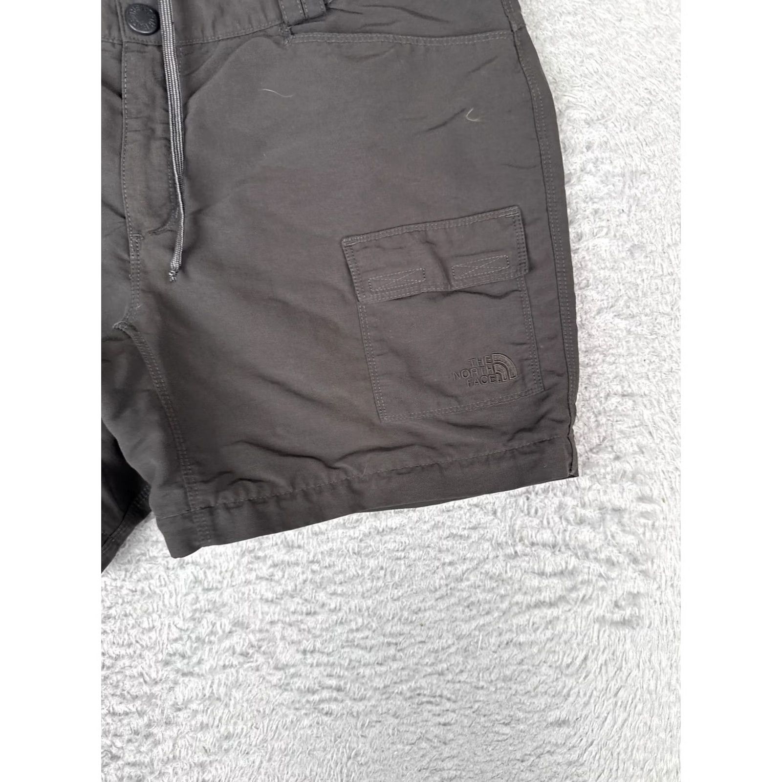 The North Face The North Face Cargo Shorts Womens 10 Gray Microfiber Hiking Walking 30x6 Size 32" / US 10 / IT 46 - 2 Thumbnail