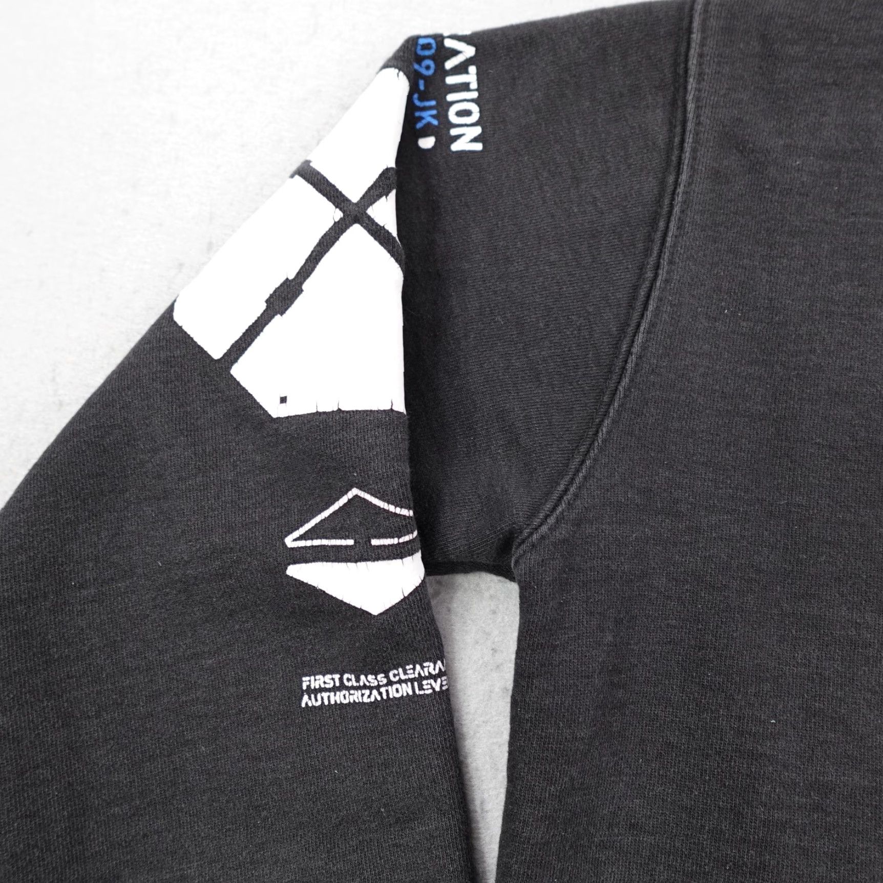 Vintage VINTAGE Fabric of the Universe Hoodie Mens M Black Graphic Print Pullover Sweatshirt Made in USA Size US M / EU 48-50 / 2 - 5 Thumbnail