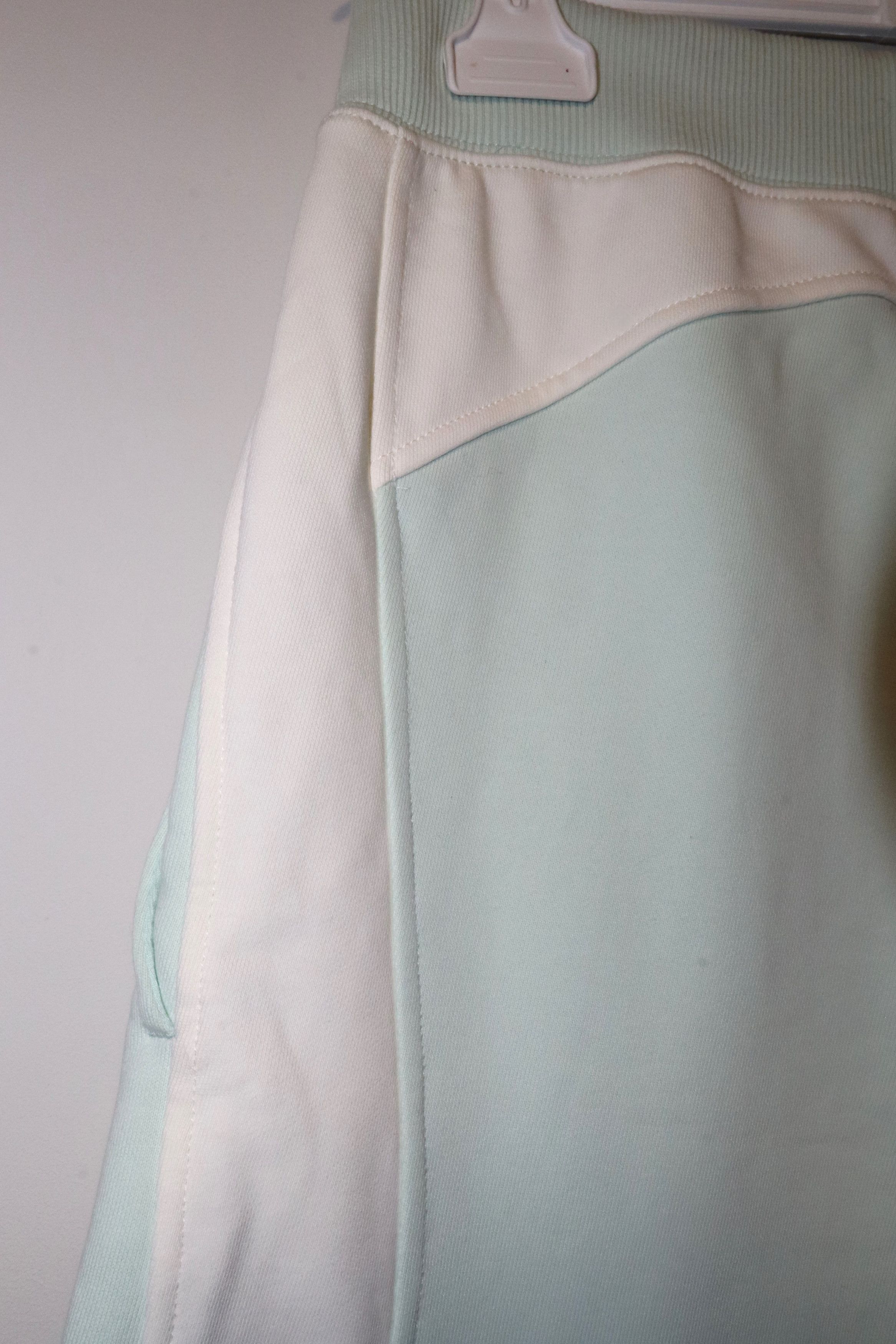 Helmut Lang Embroidered petit logo shorts Size US 32 / EU 48 - 5 Thumbnail