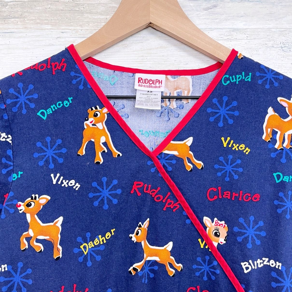 Other Rudolph The Red Nose Reindeer Christmas Scrub Top XS Size XS / US 0-2 / IT 36-38 - 2 Thumbnail