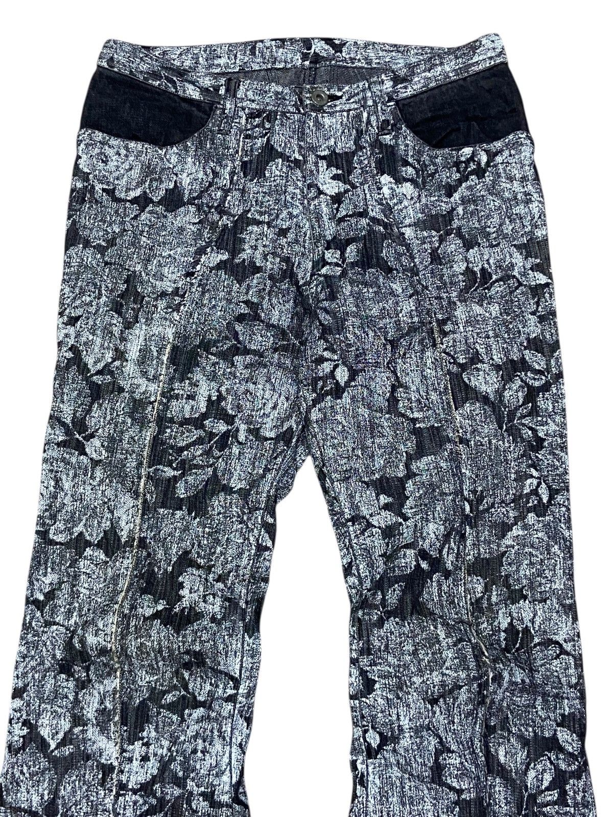 Tornado Mart 00’s 💥 Edge Rupert Flower Jeans Flared Pants Size US 29 - 9 Thumbnail