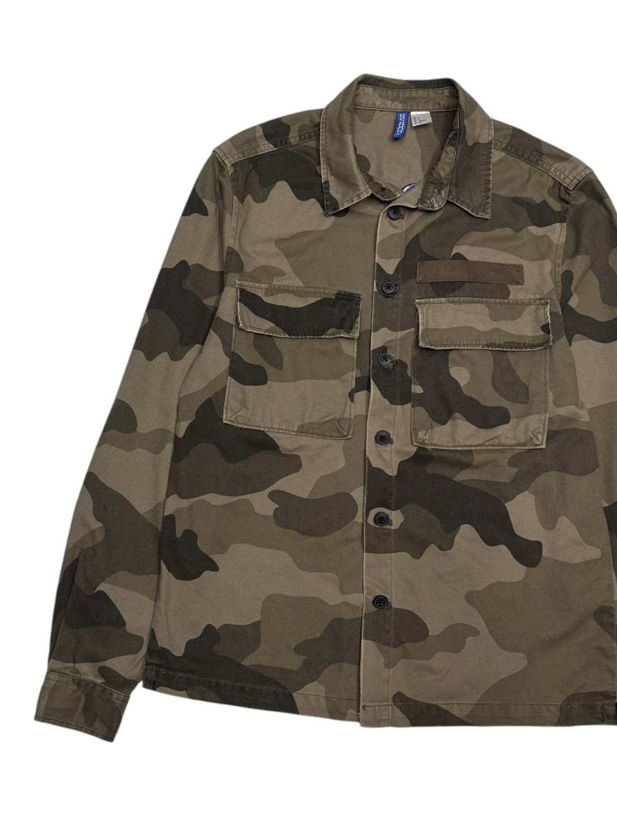 Divided × H&M VINTAGE CAMO PATTERN GOTHIC TEXT UTILITY JACKET CHROME STYLE Size US S / EU 44-46 / 1 - 4 Thumbnail