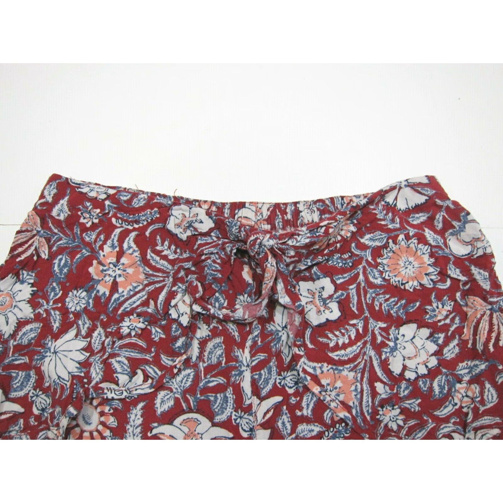 Abercrombie & Fitch Abercrombie & Fitch 100% Rayon Red Blue White Floral Wrap Tie Short Women Medium Size 30" / US 8 / IT 44 - 4 Thumbnail