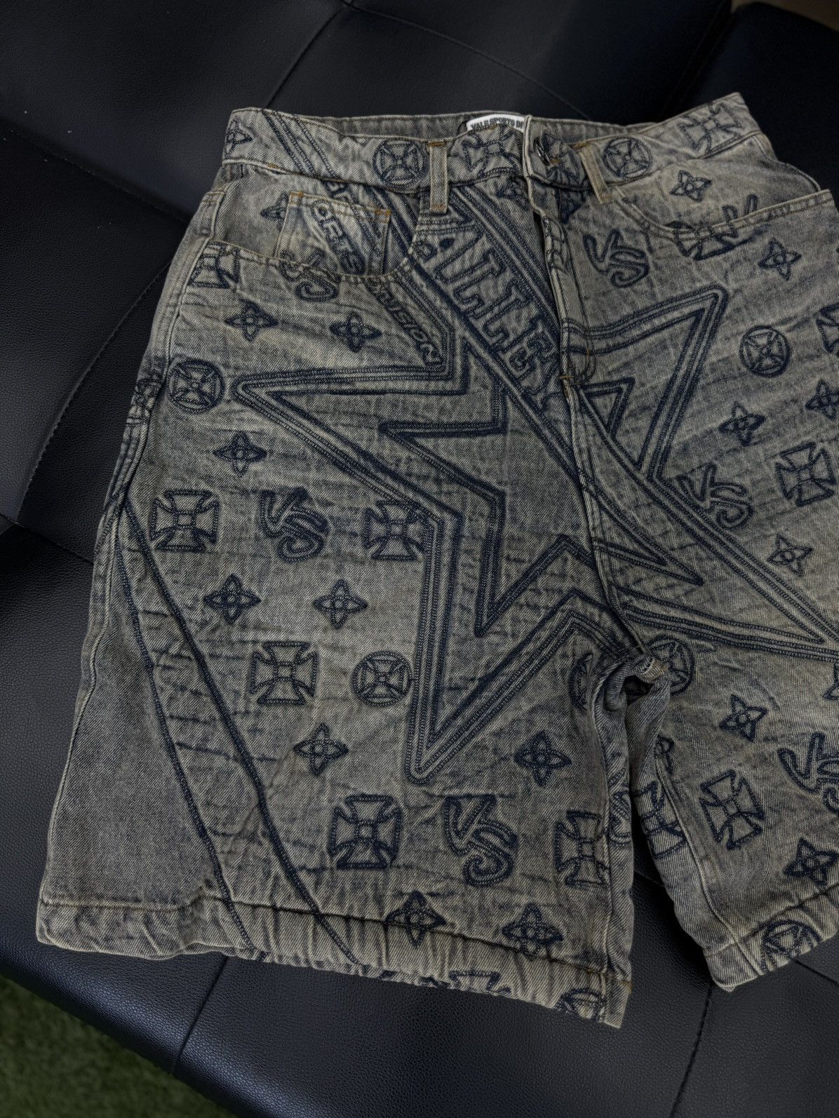 Vale Vale Valley Denim Embroidery Shorts Size 30 (NEW) Size US 30 / EU 46 - 2 Thumbnail