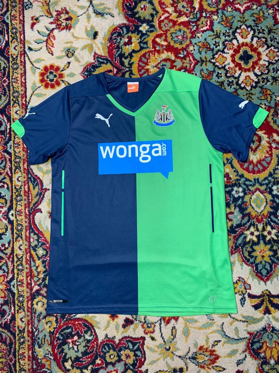 Puma NEWCASTLE UNITED THIRD FOOTBALL SHIRT SOCCER JERSEY PUMA Size US M / EU 48-50 / 2 - 1 Thumbnail